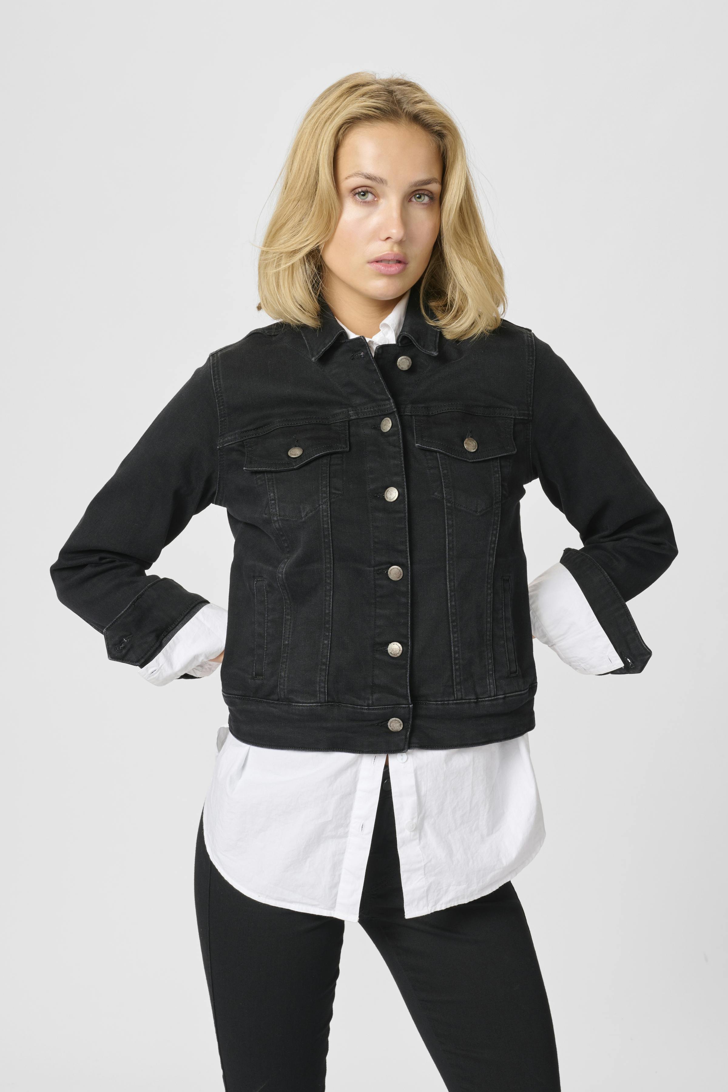 07 Casual jacket LOOKBOOK FRONT 10703576-100069