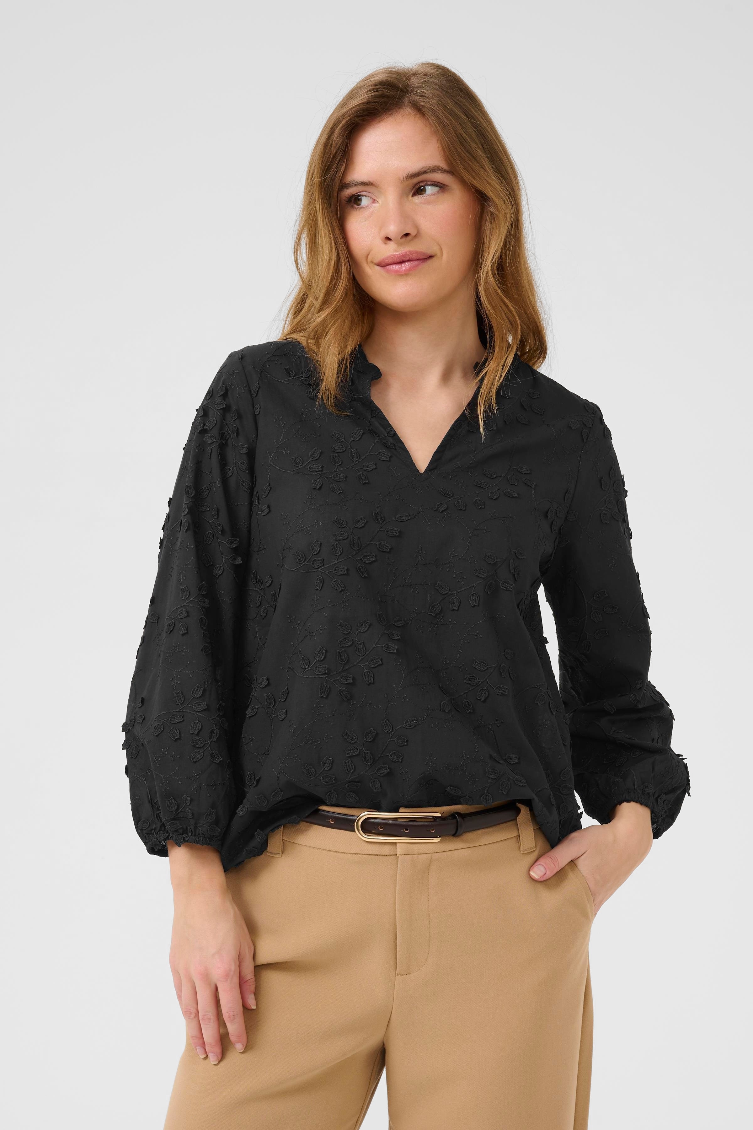 CUnedia Bluse LOOKBOOK FRONT 50112107-500012