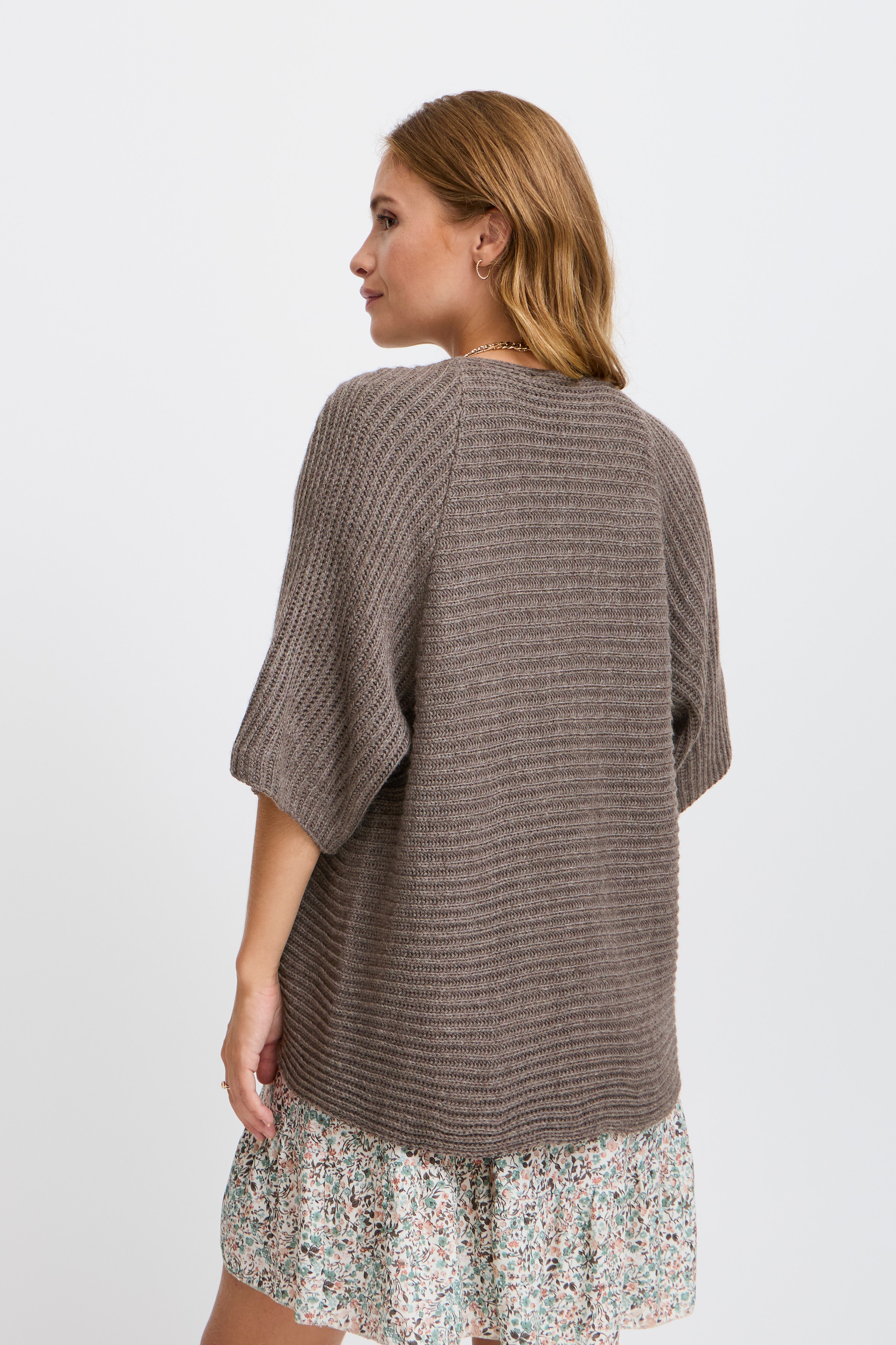 SBCARLY Cardigan LOOKBOOK BACK 22100046-190912