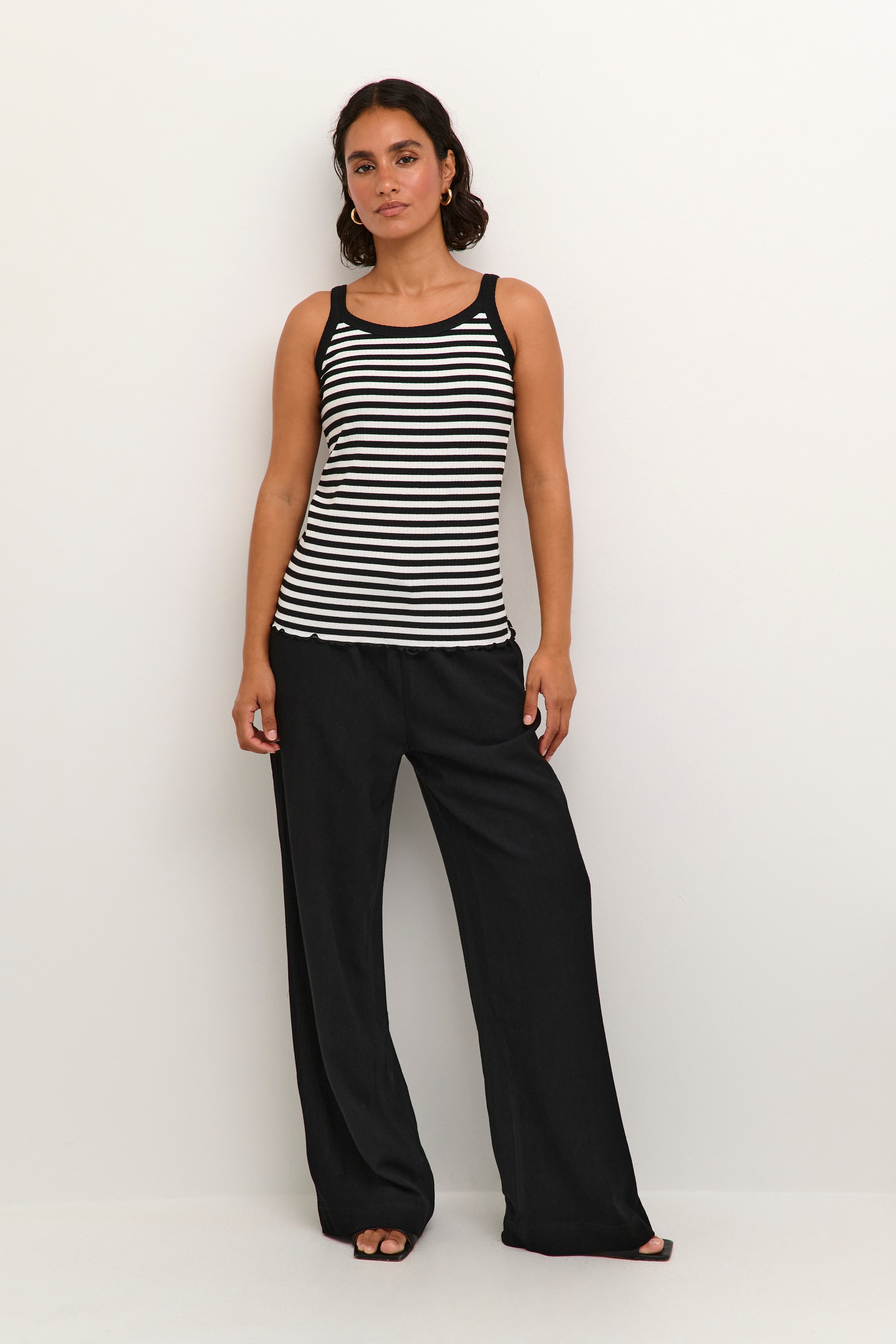 KAamanda Top LOOKBOOK FRONT 10508634-105808