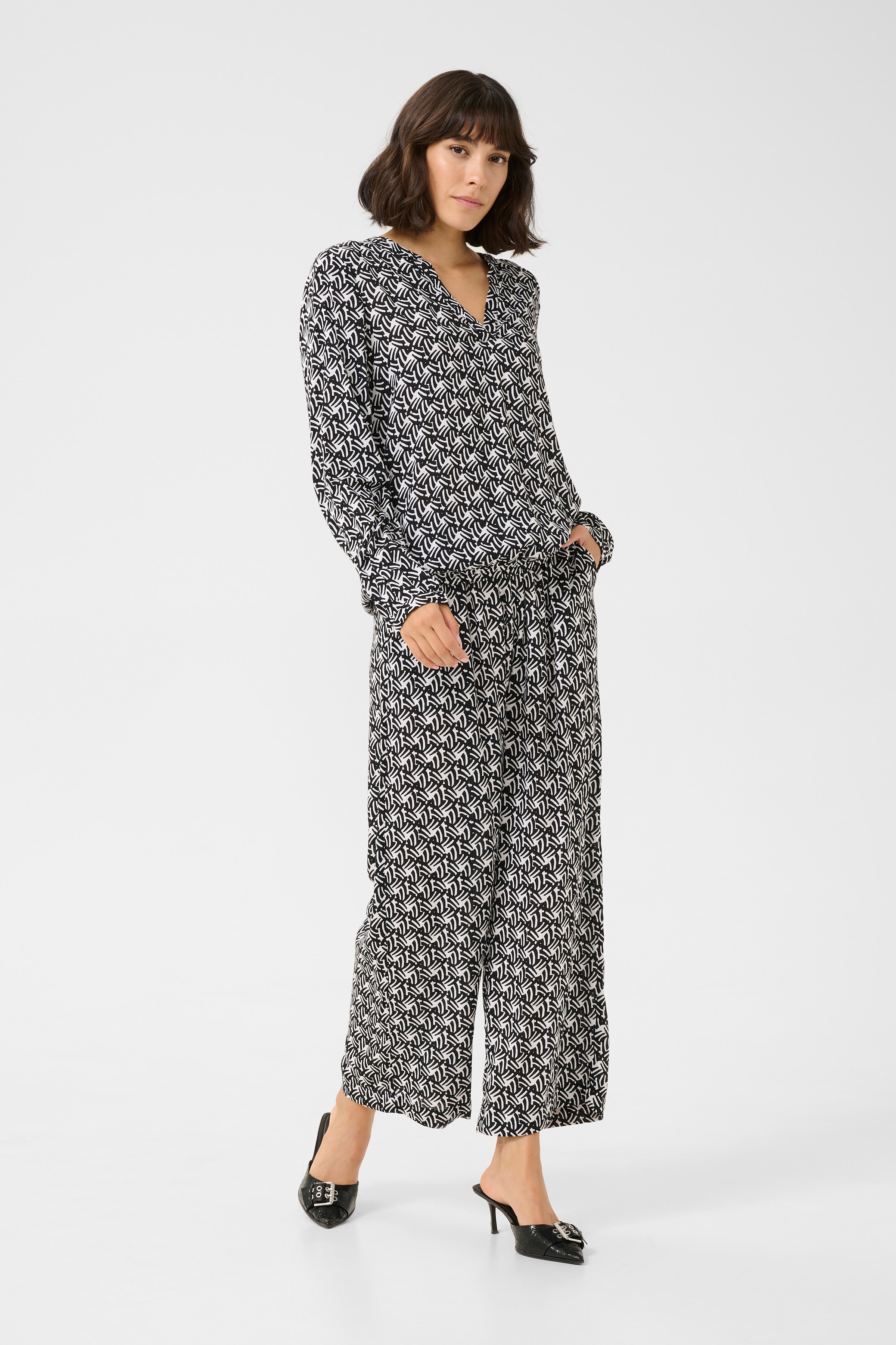 KAditte Top LOOKBOOK FRONT 10507919-107090