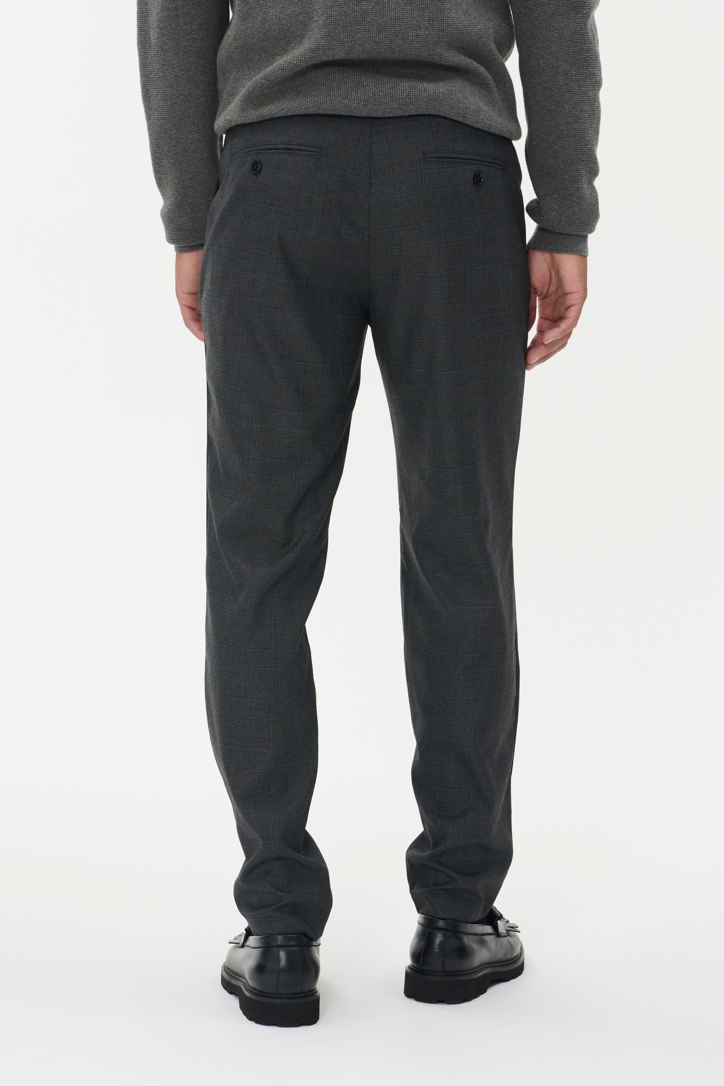 MAliam Bukser LOOKBOOK BACK 30208715-194011