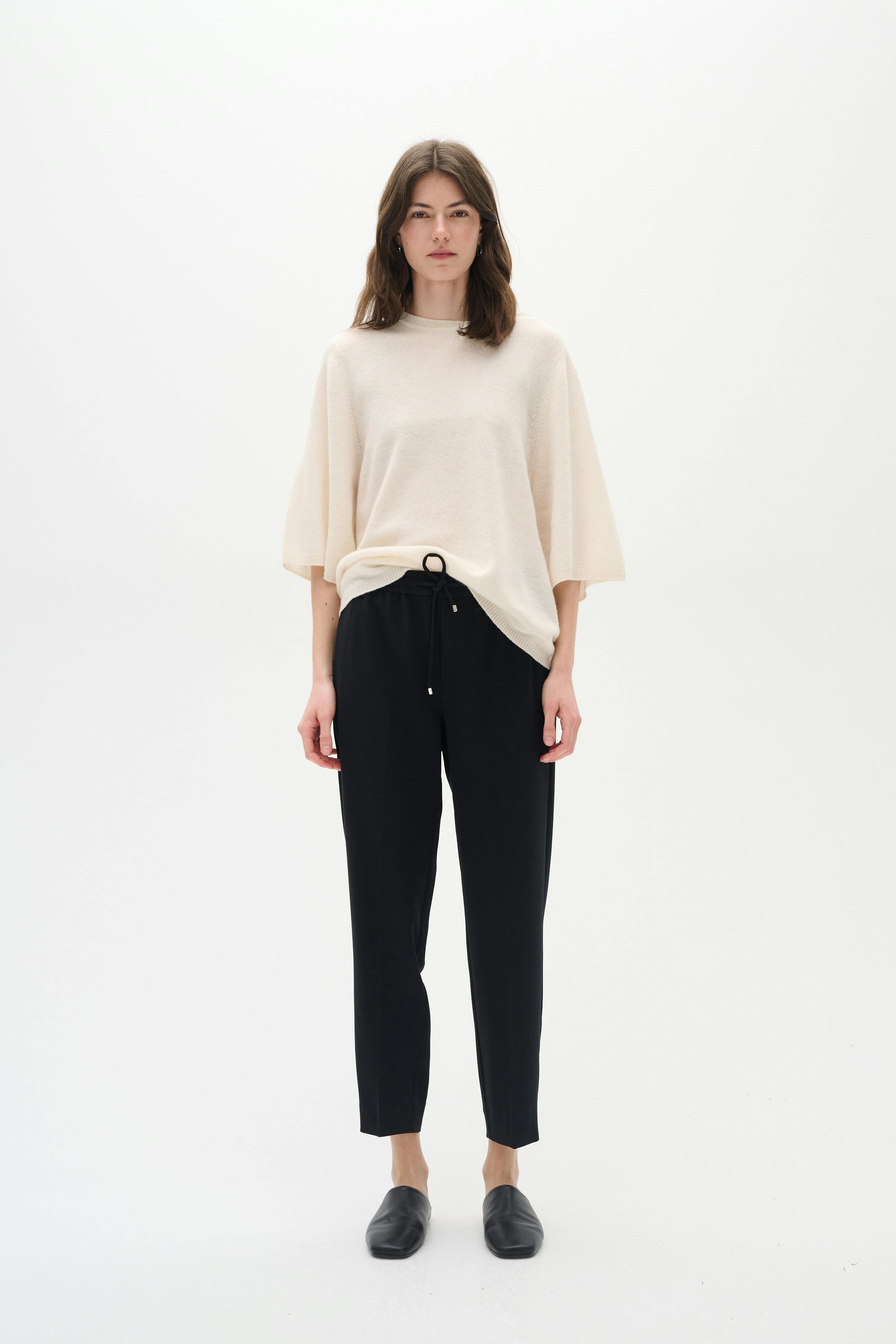 AdianIW Trousers LOOKBOOK FRONT 30107827-194008