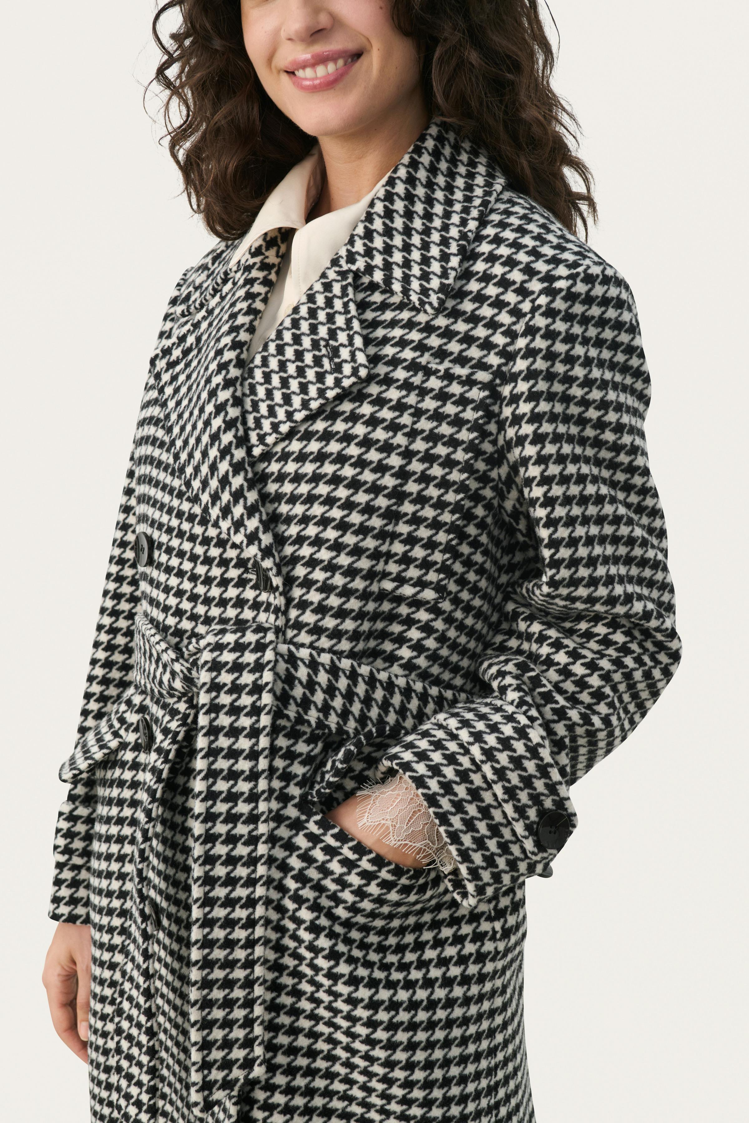 LizaPW Coat LOOKBOOK DETAIL 30308727-303086