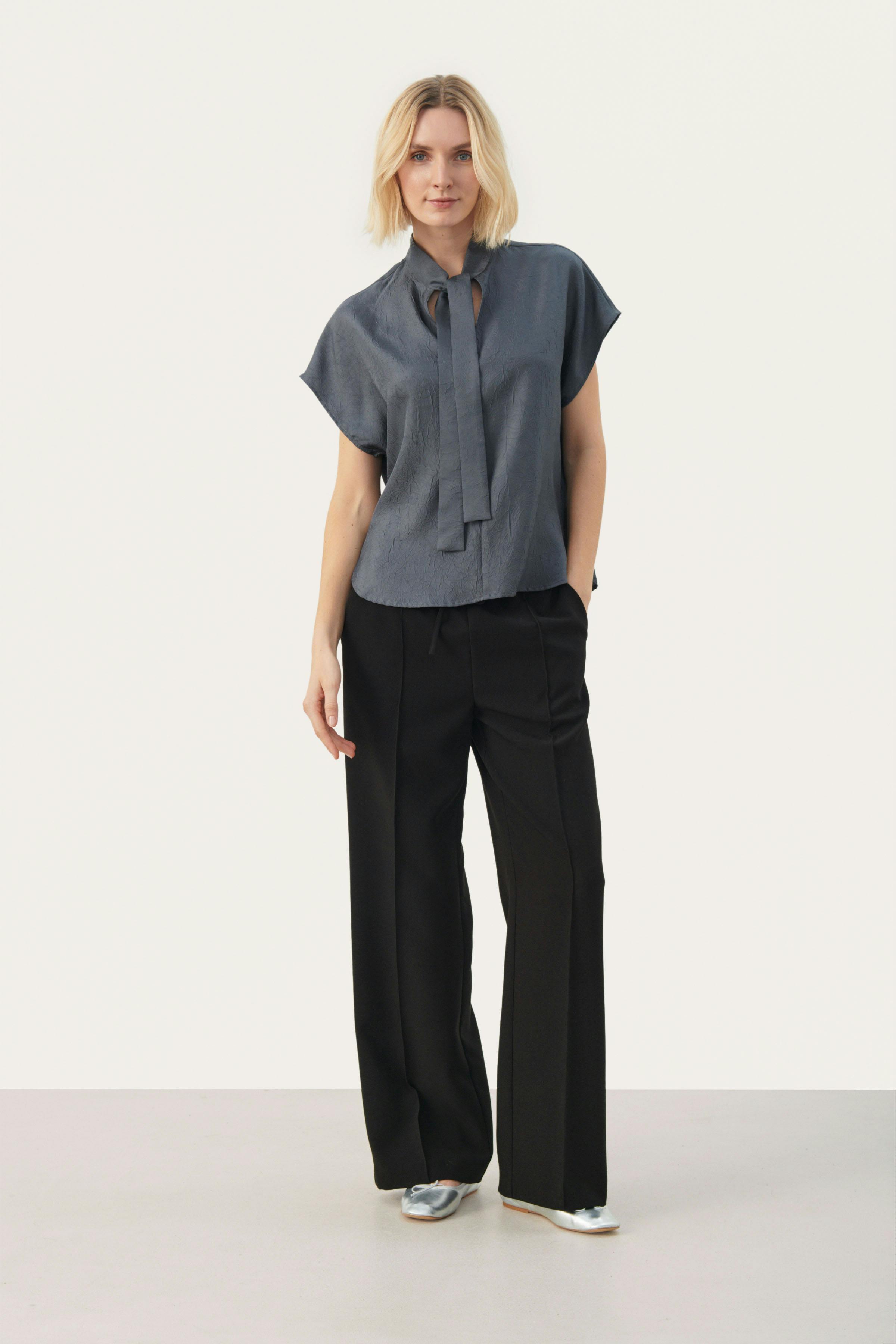 EstefaniaPW Short-sleeved blouse with a bow LOOKBOOK FRONT 30308490-194215