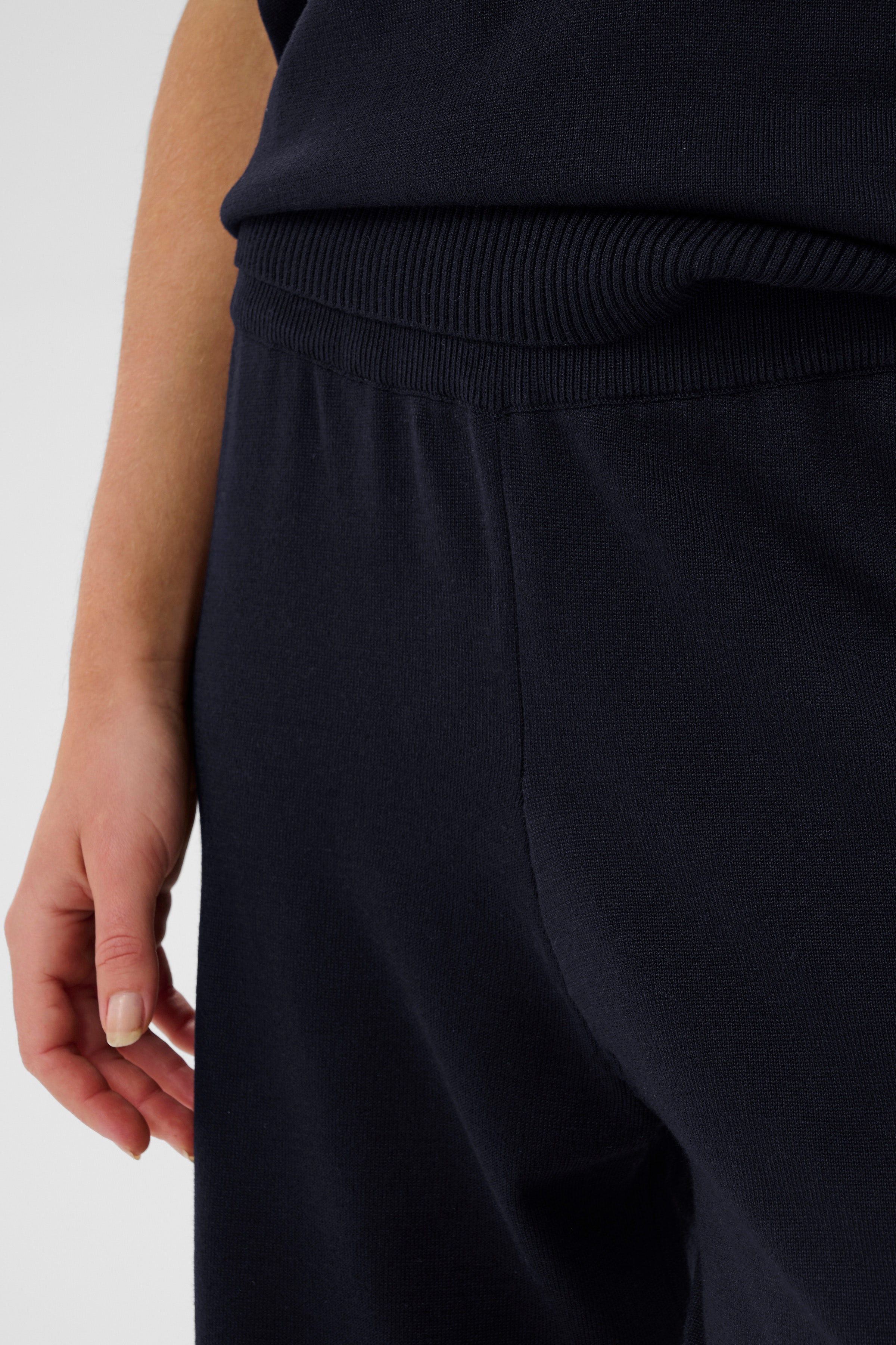 MilaSZ Trousers LOOKBOOK DETAIL 30511095-193924