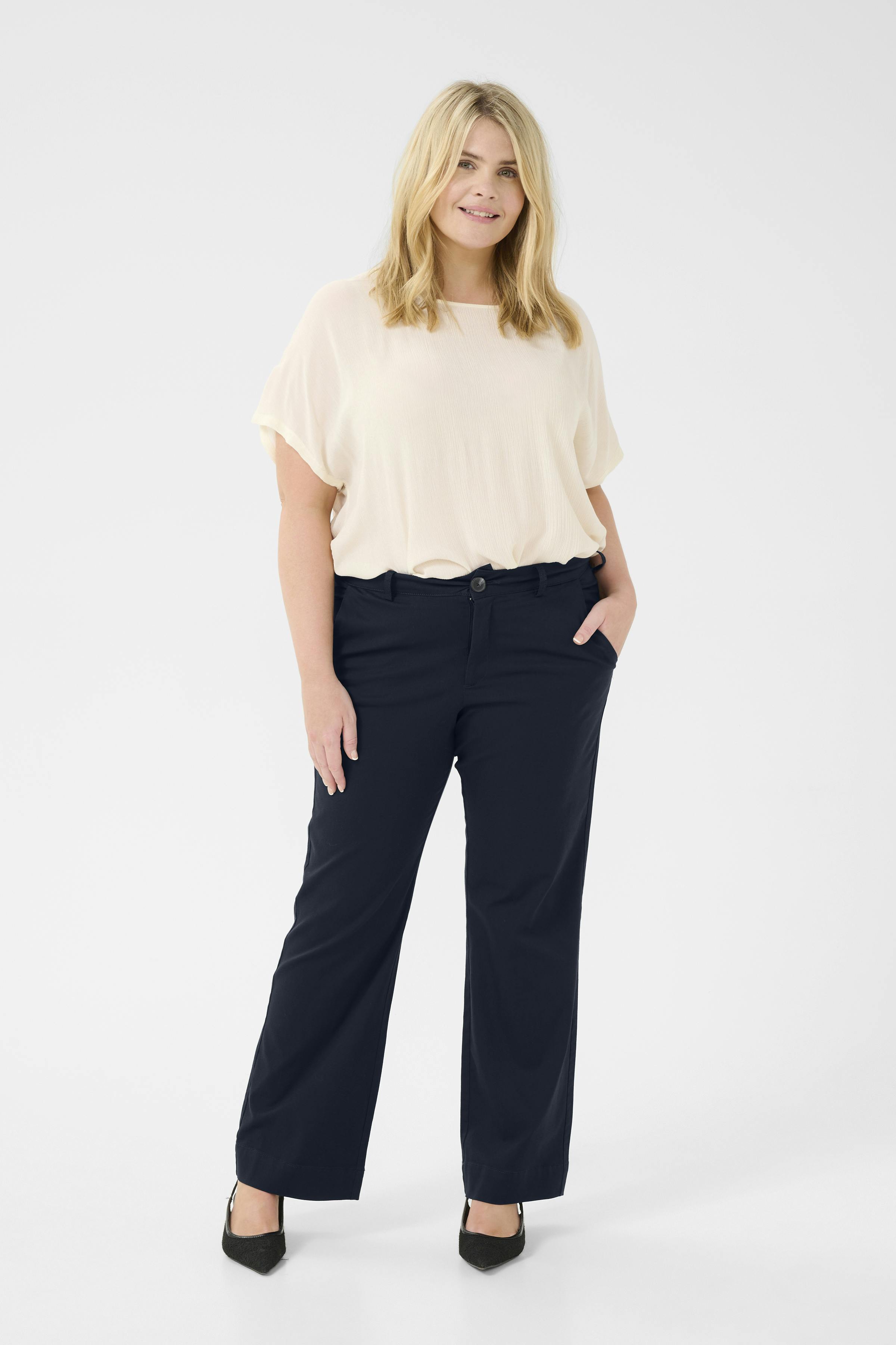 KCleana Flared Hose LOOKBOOK FRONT 10582015-194020