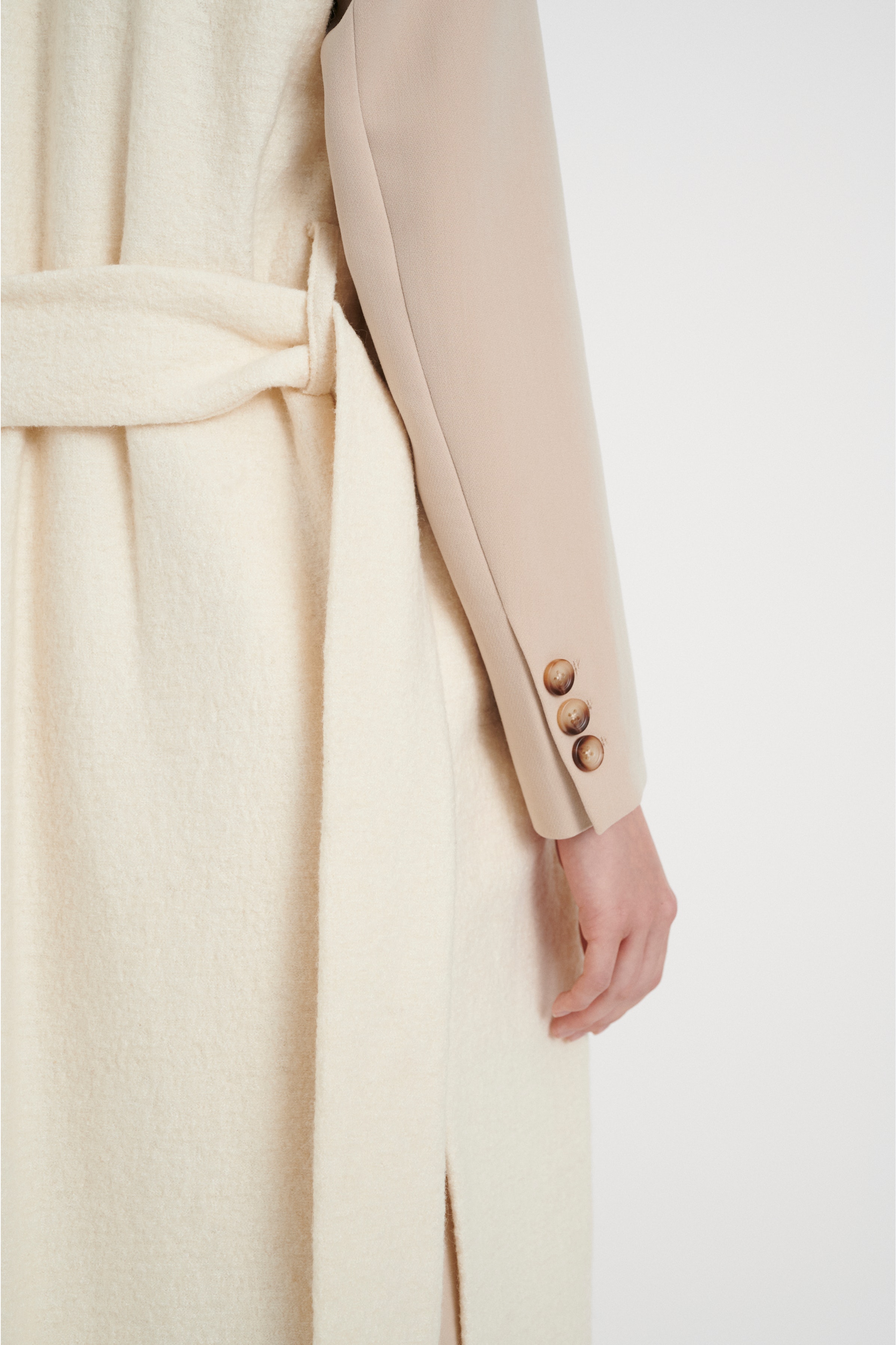 Ytterplagg LOOKBOOK DETAIL 30106965-110701
