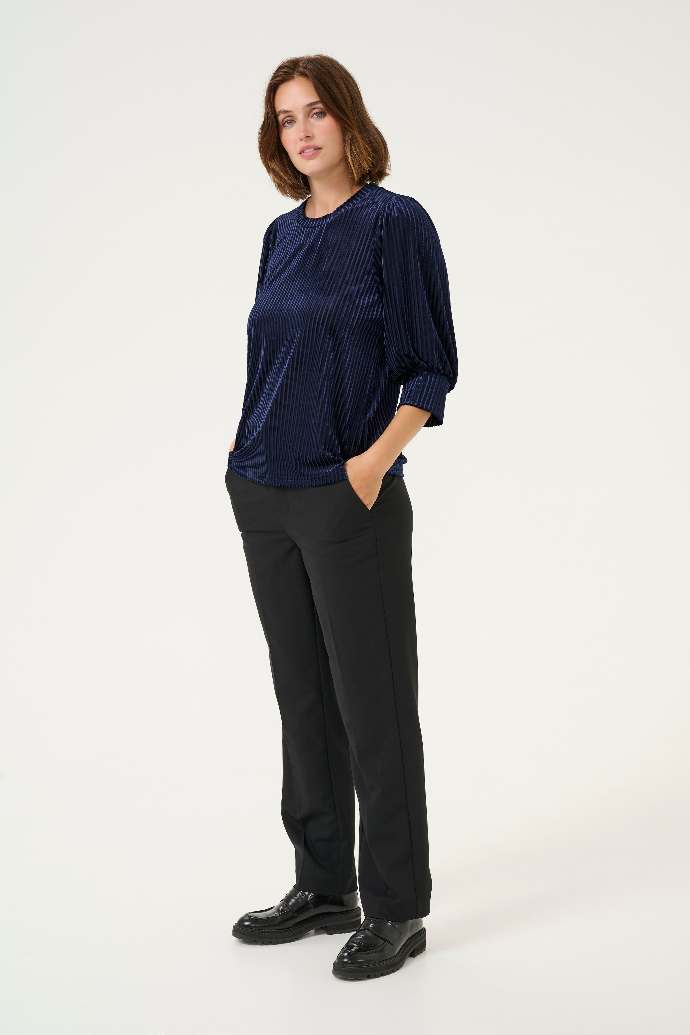 KAcaca Velourbluse LOOKBOOK FRONT 10503887-106706