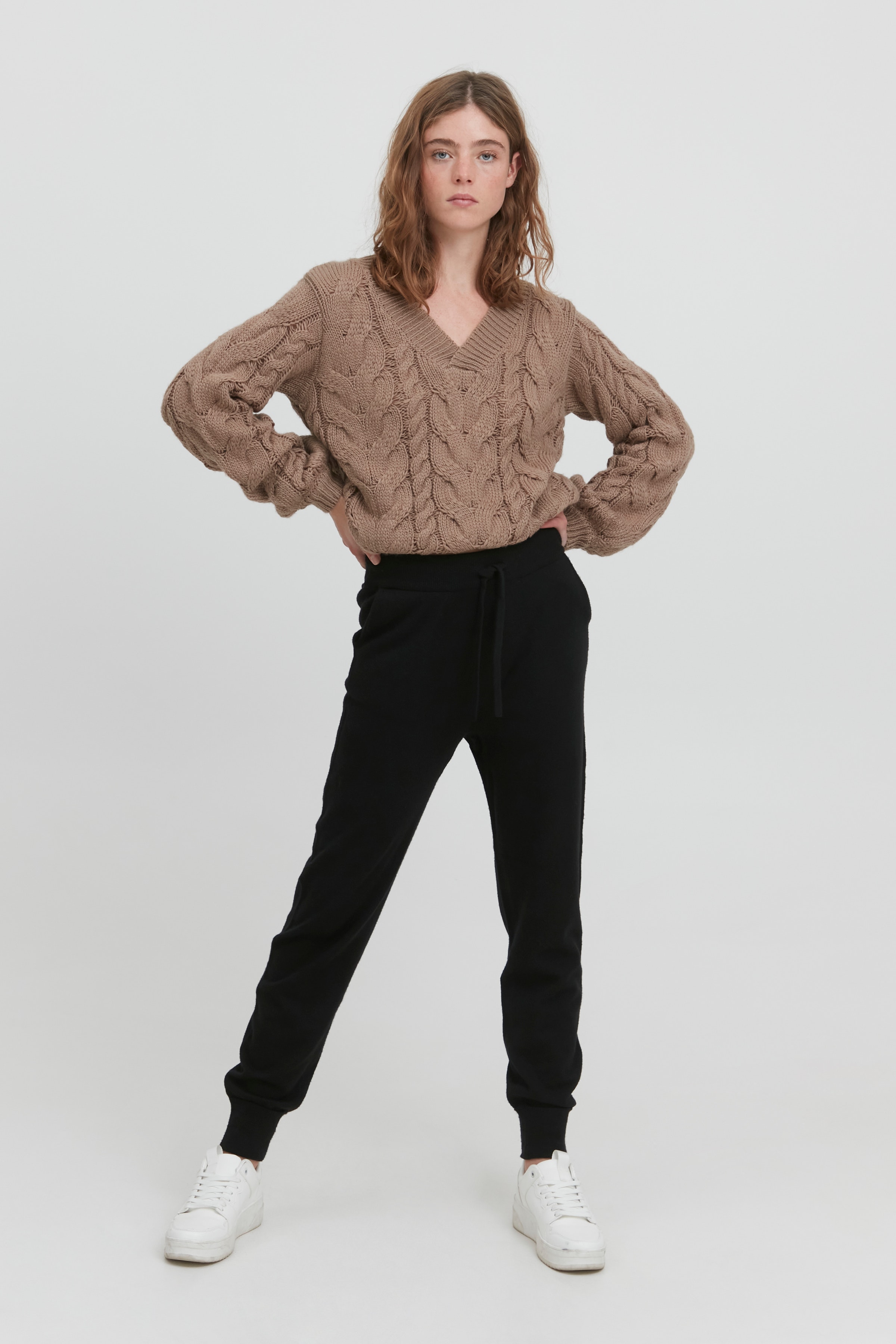 IHKAVA Bukser LOOKBOOK FRONT 20115035-194008