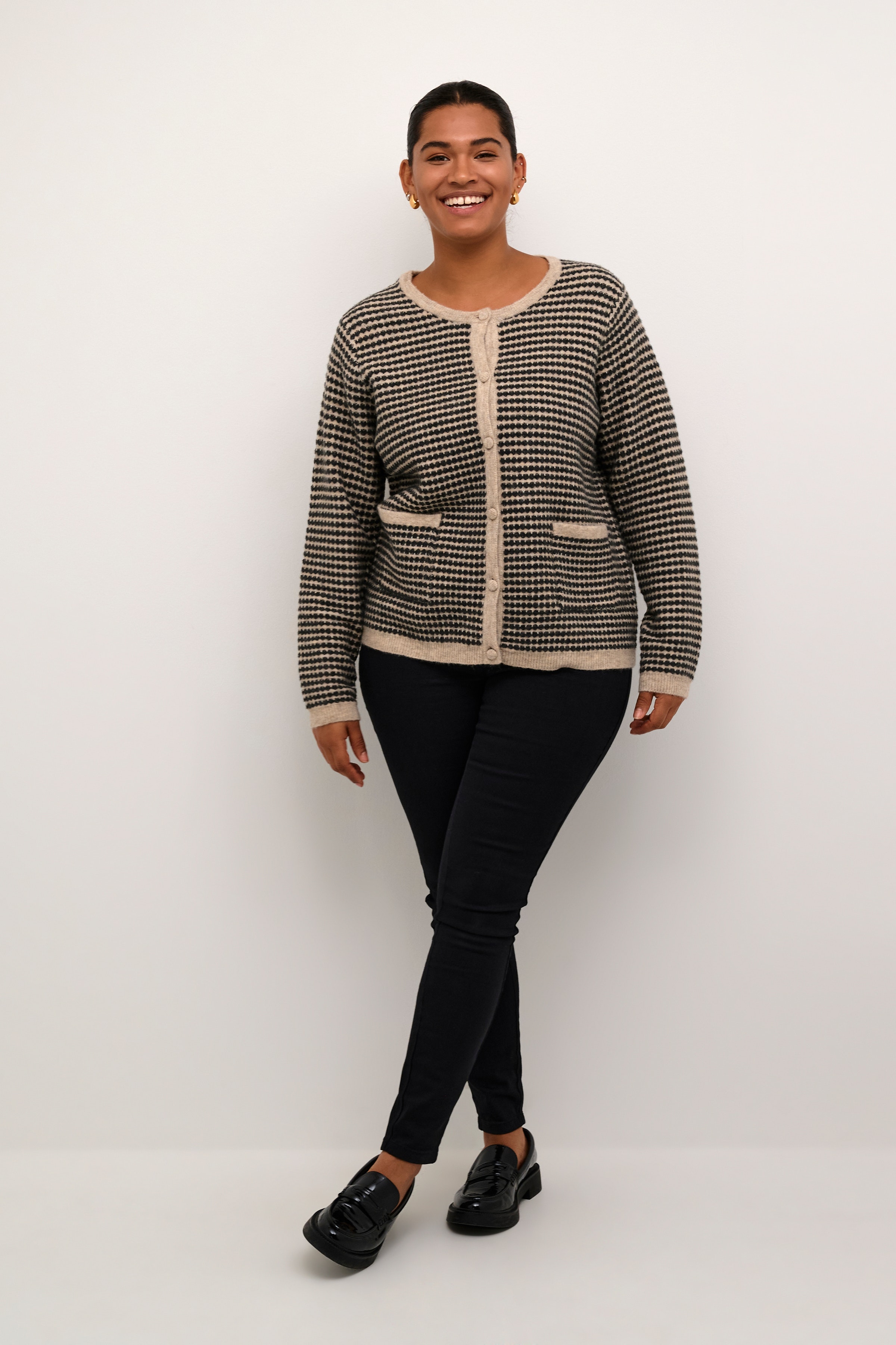 KCelanna Cardigan LOOKBOOK FRONT 10582560-106303