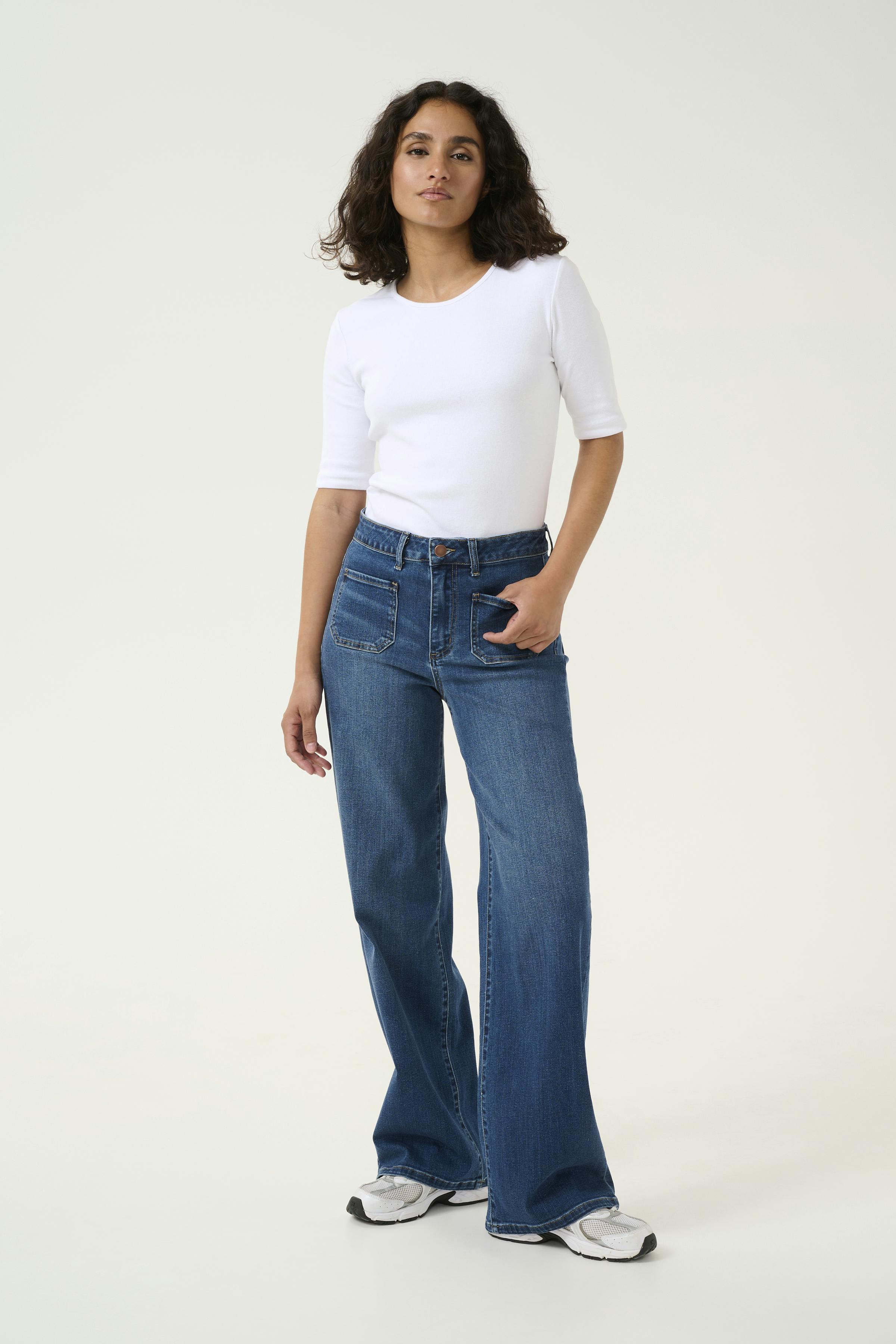 KAkarla Wide Jeans LOOKBOOK FRONT 10507619-104462