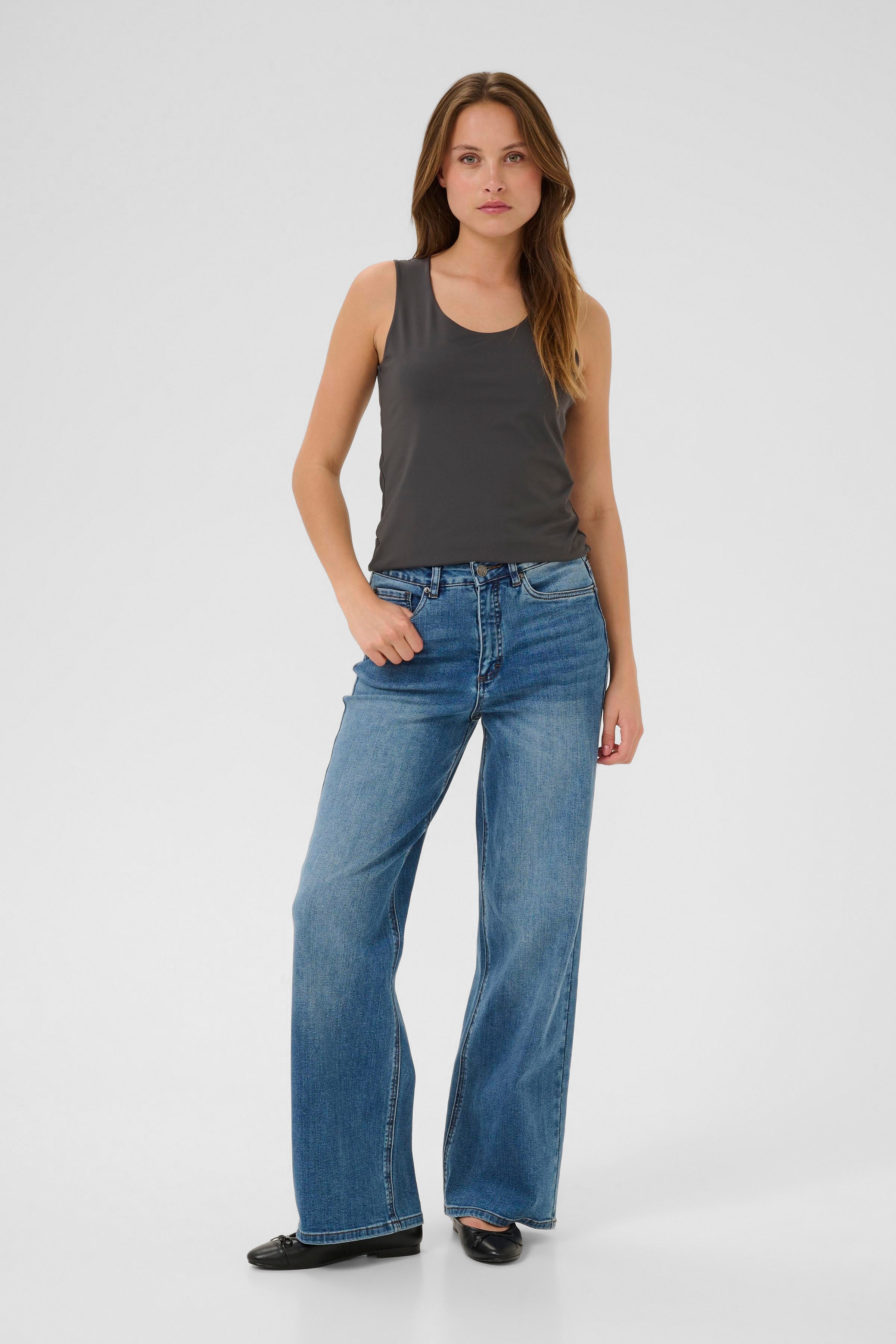 KAarina Top LOOKBOOK FRONT 10510692-190205