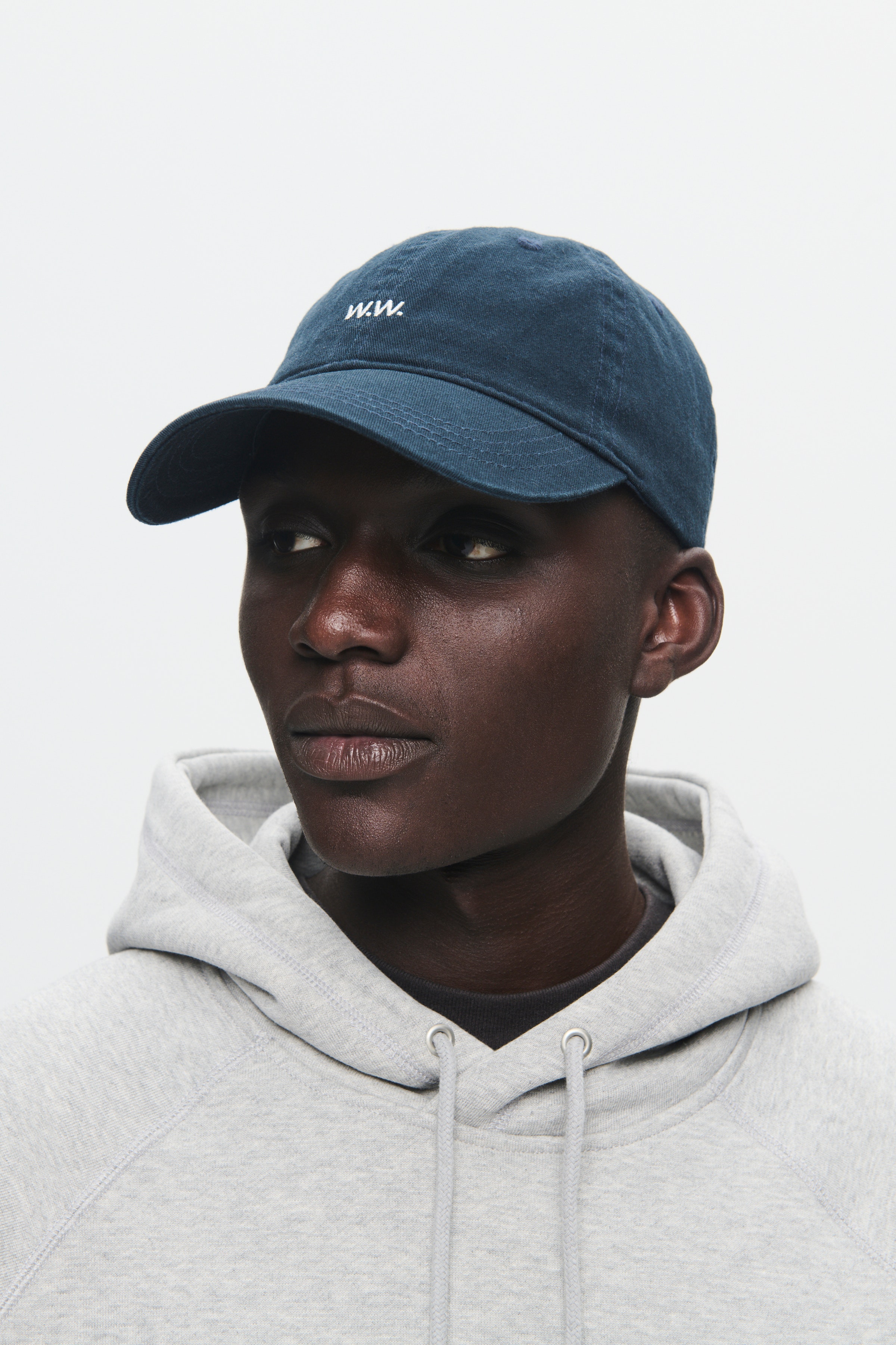 WWLow Cap LOOKBOOK DETAIL 30251367-194011