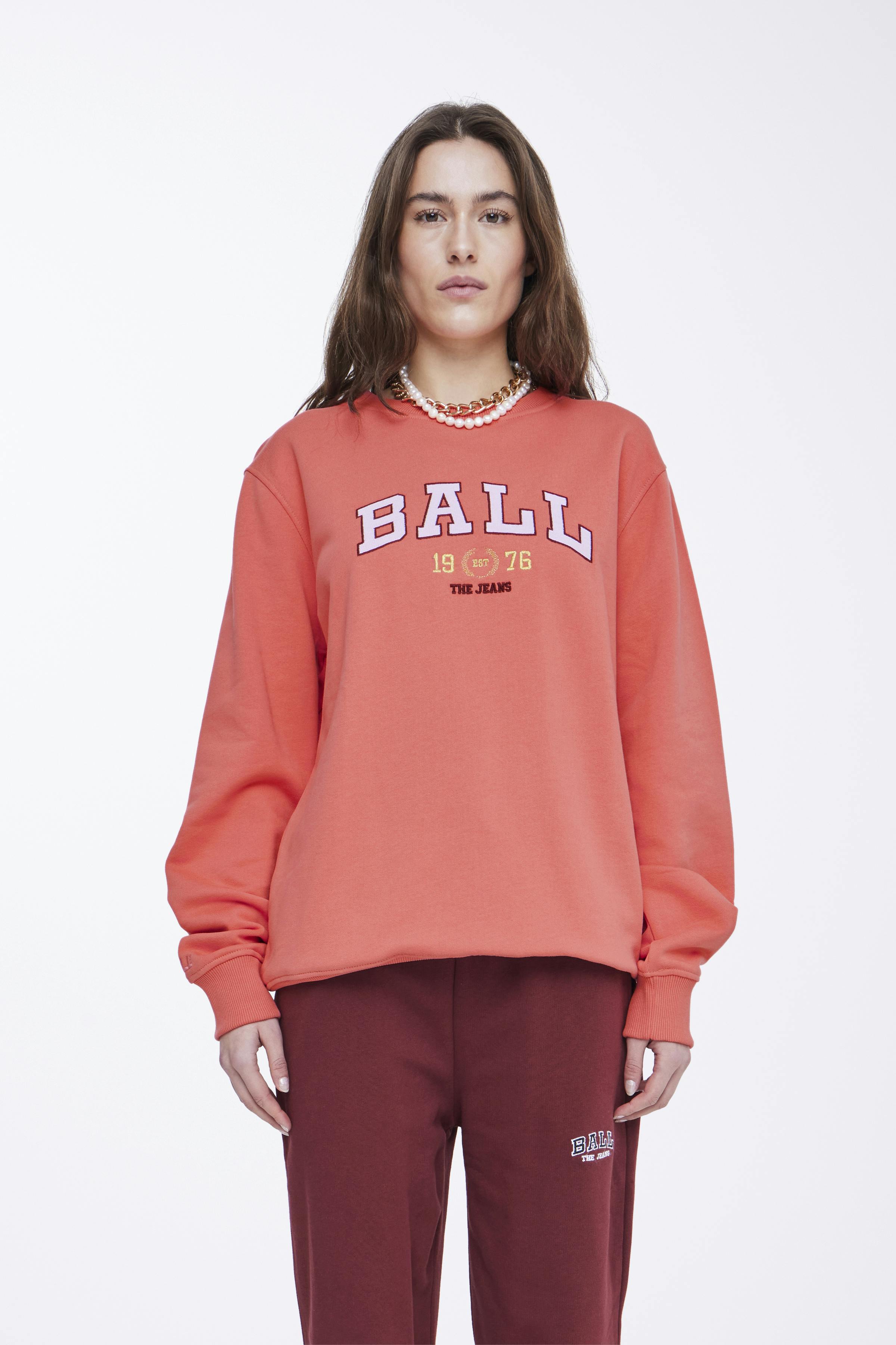 L. TAYLOR SWEATSHIRT LOOKBOOK FRONT 50400052-131310