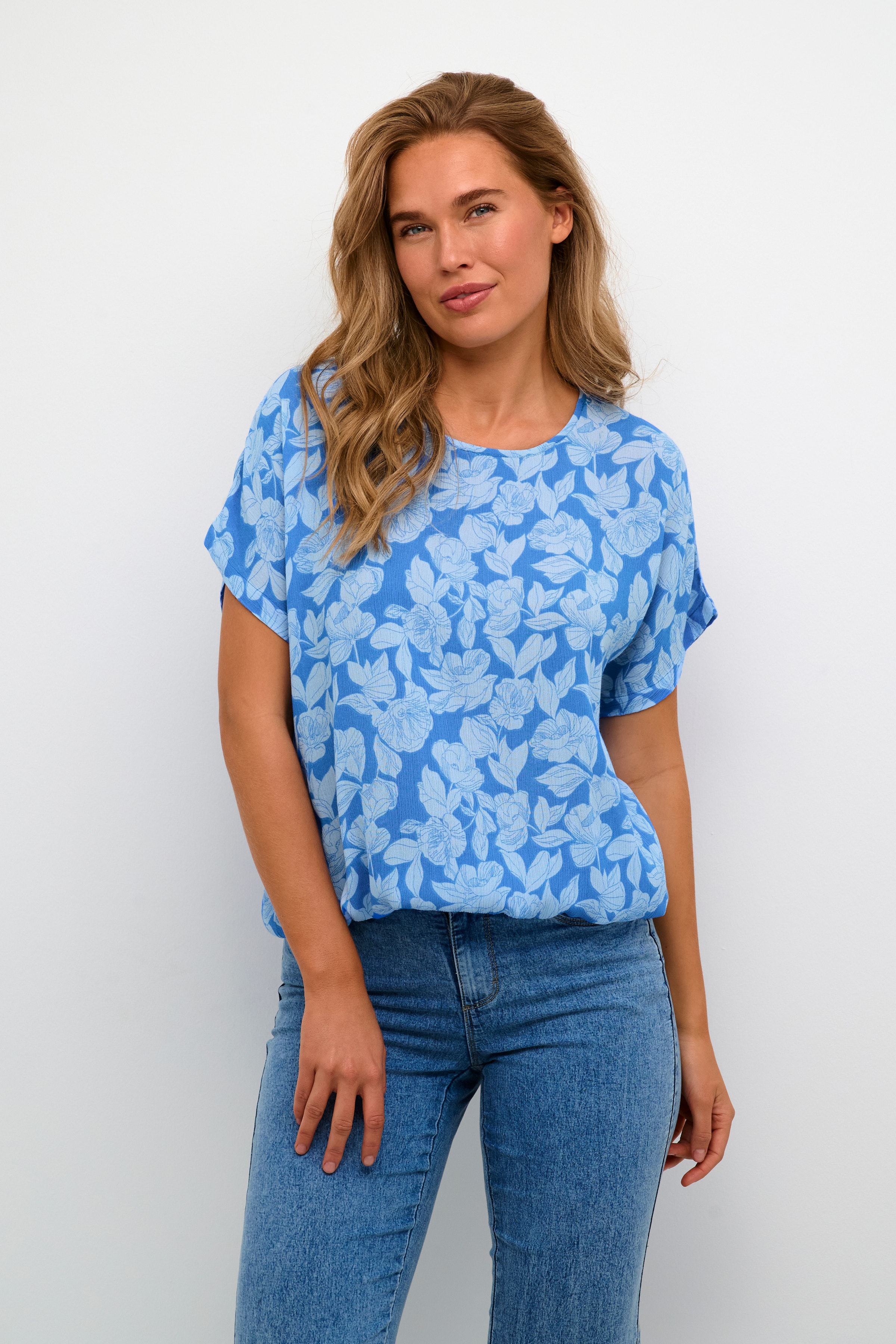 KAlisa Bluse LOOKBOOK FRONT 10552188-104670