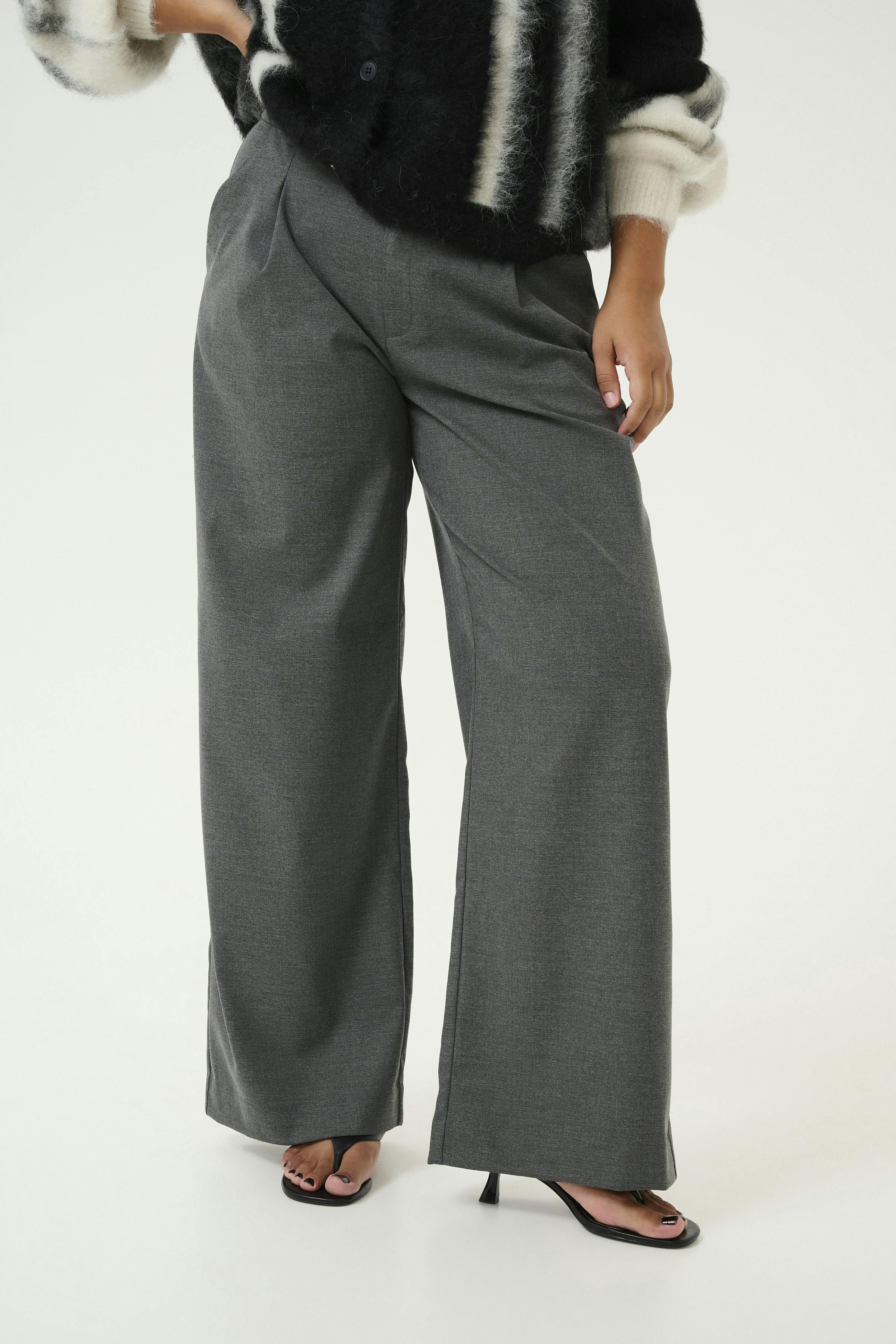 PaulaGZ Trousers LOOKBOOK FRONT 10909379-100494