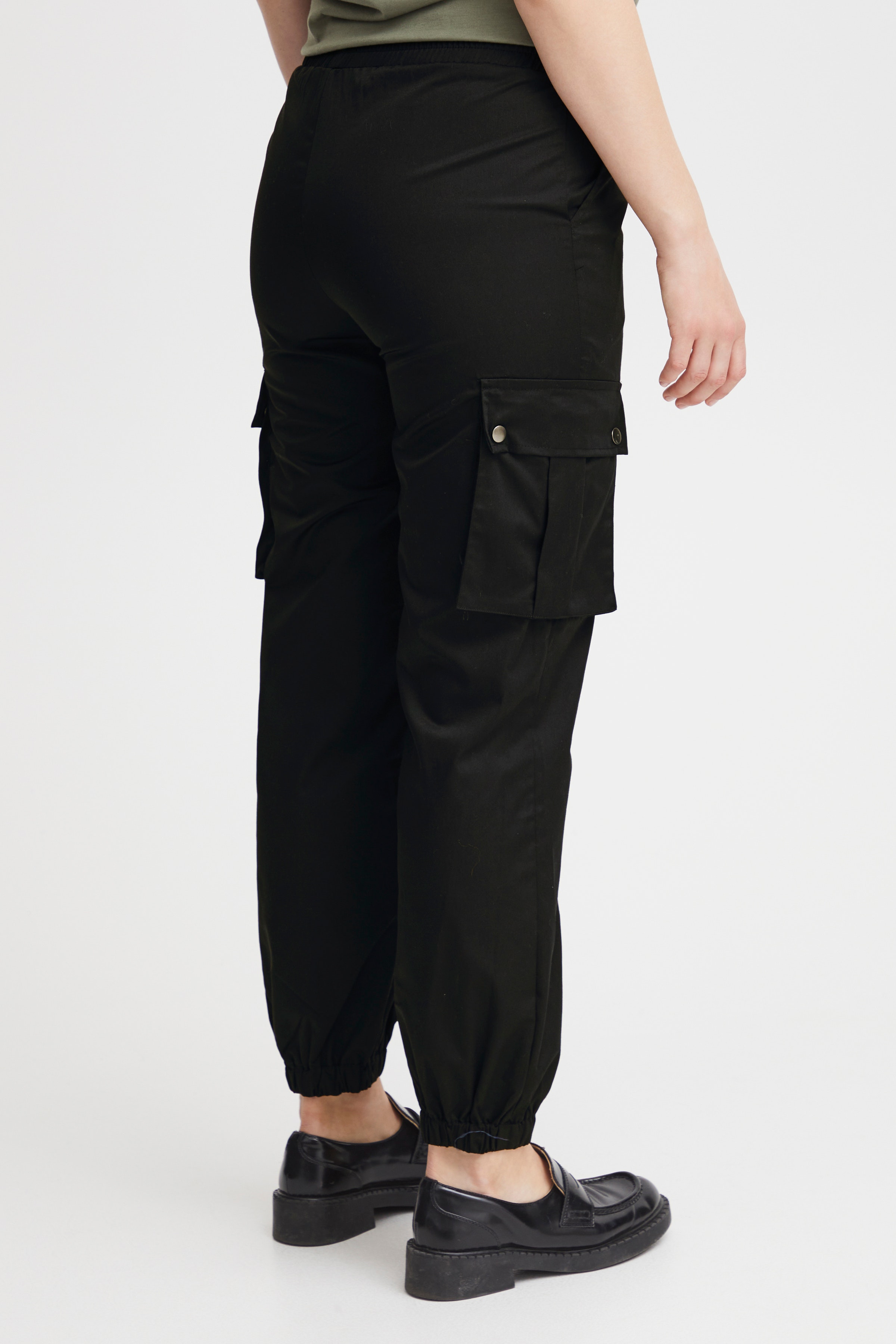 FXCOVINA Trousers LOOKBOOK BACK 20613131-200113