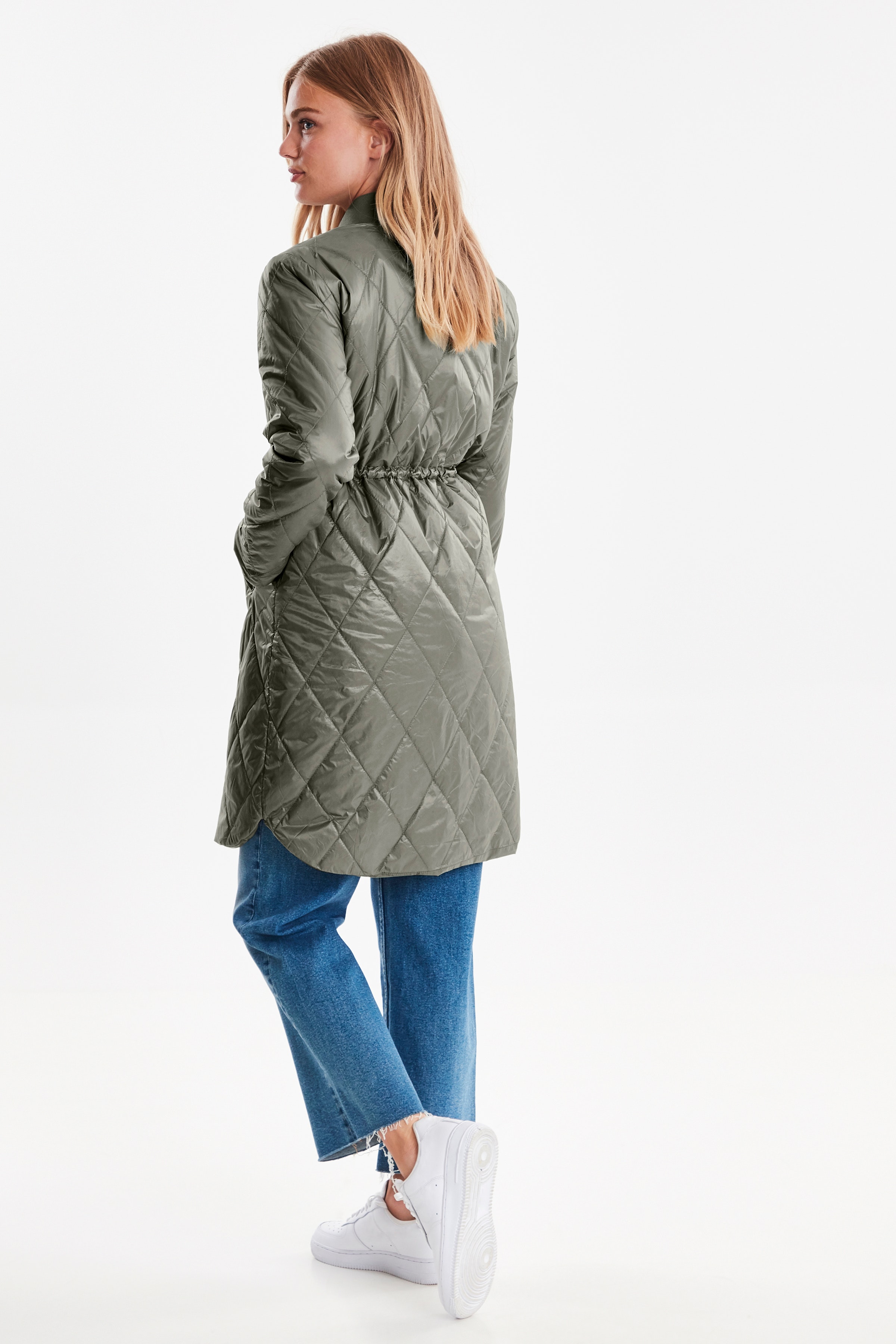 BYAlberta coat LOOKBOOK BACK 20807373-80353