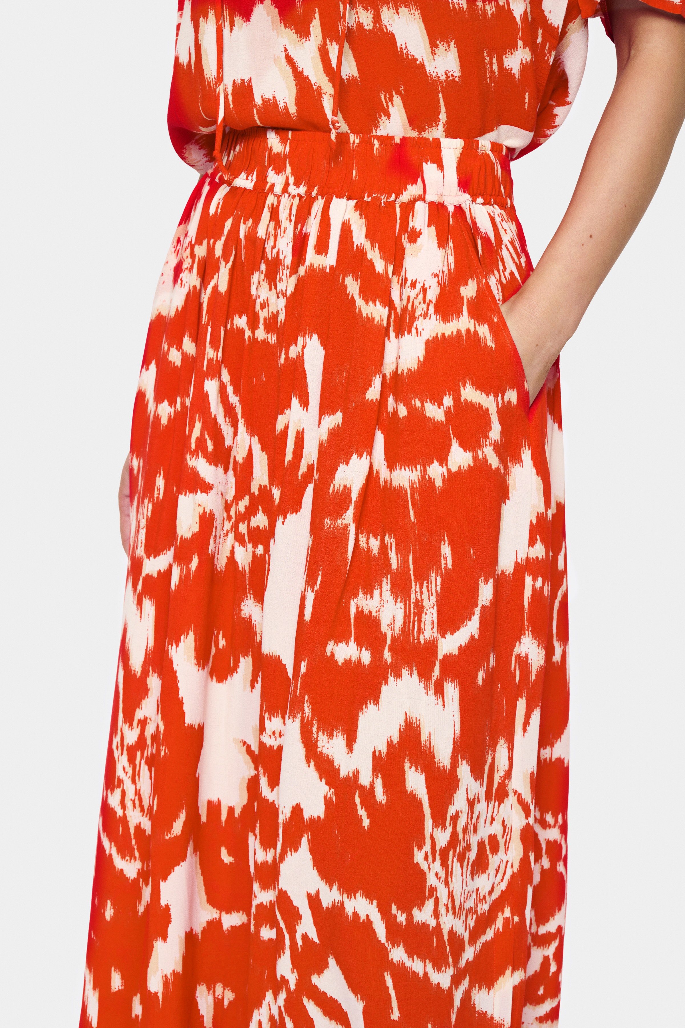 KhloeSZ Skirt LOOKBOOK DETAIL 30514028-303748