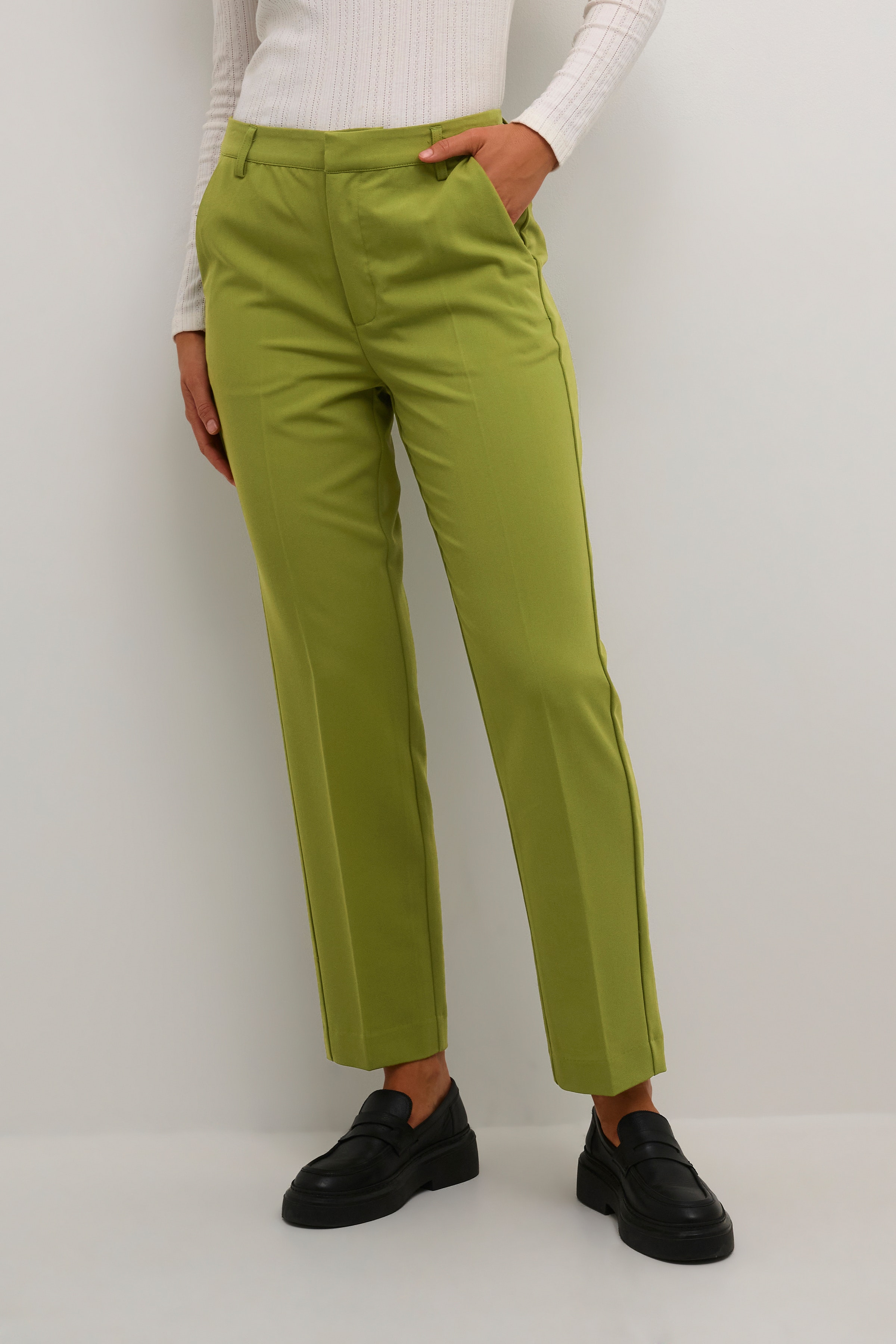 KAsakura Trousers LOOKBOOK FRONT 10507770-180435