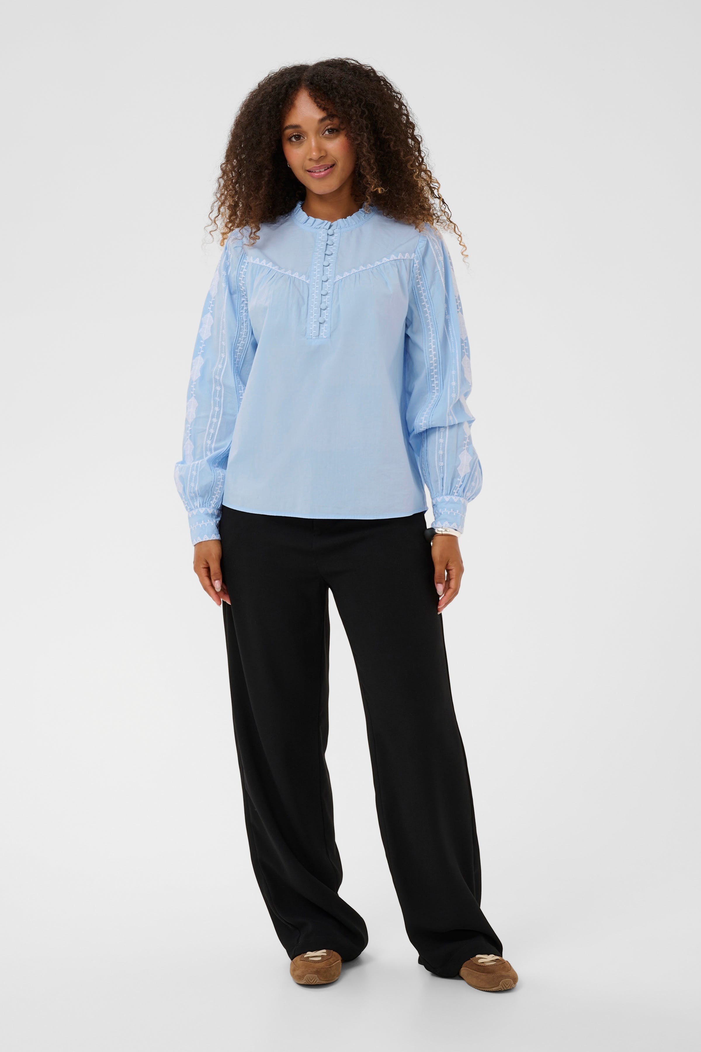 CRGwen Bluse LOOKBOOK FRONT 10613168-144115