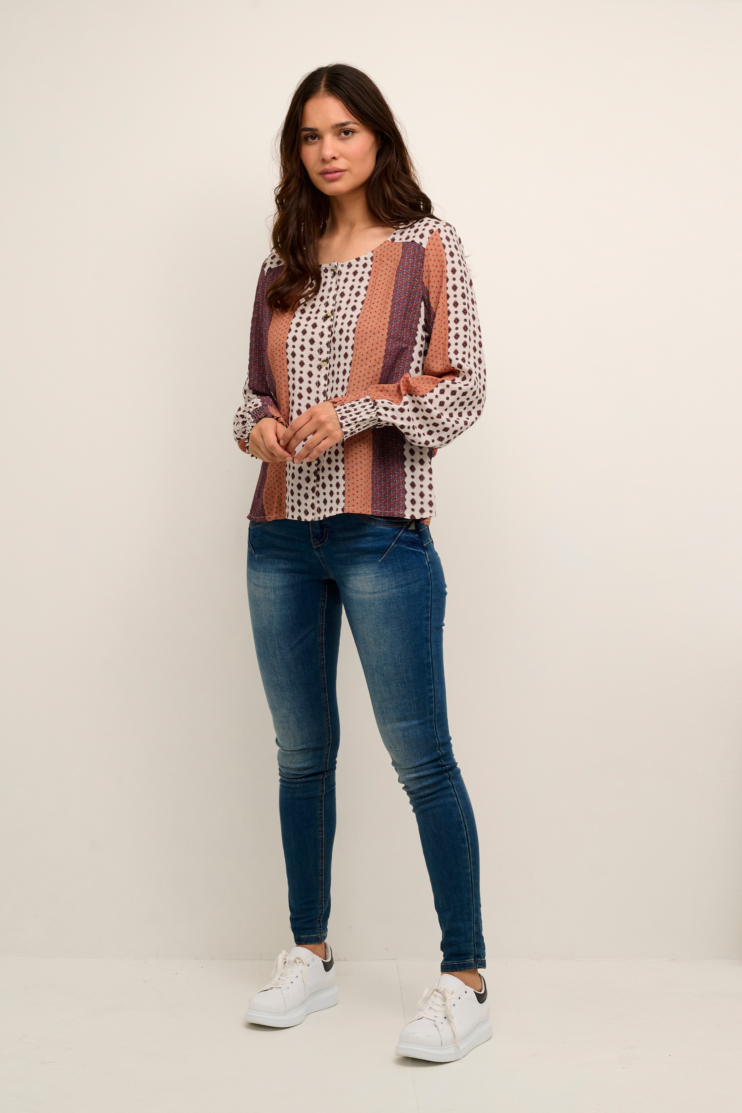 CRMagda Blus LOOKBOOK FRONT 10610269-103965