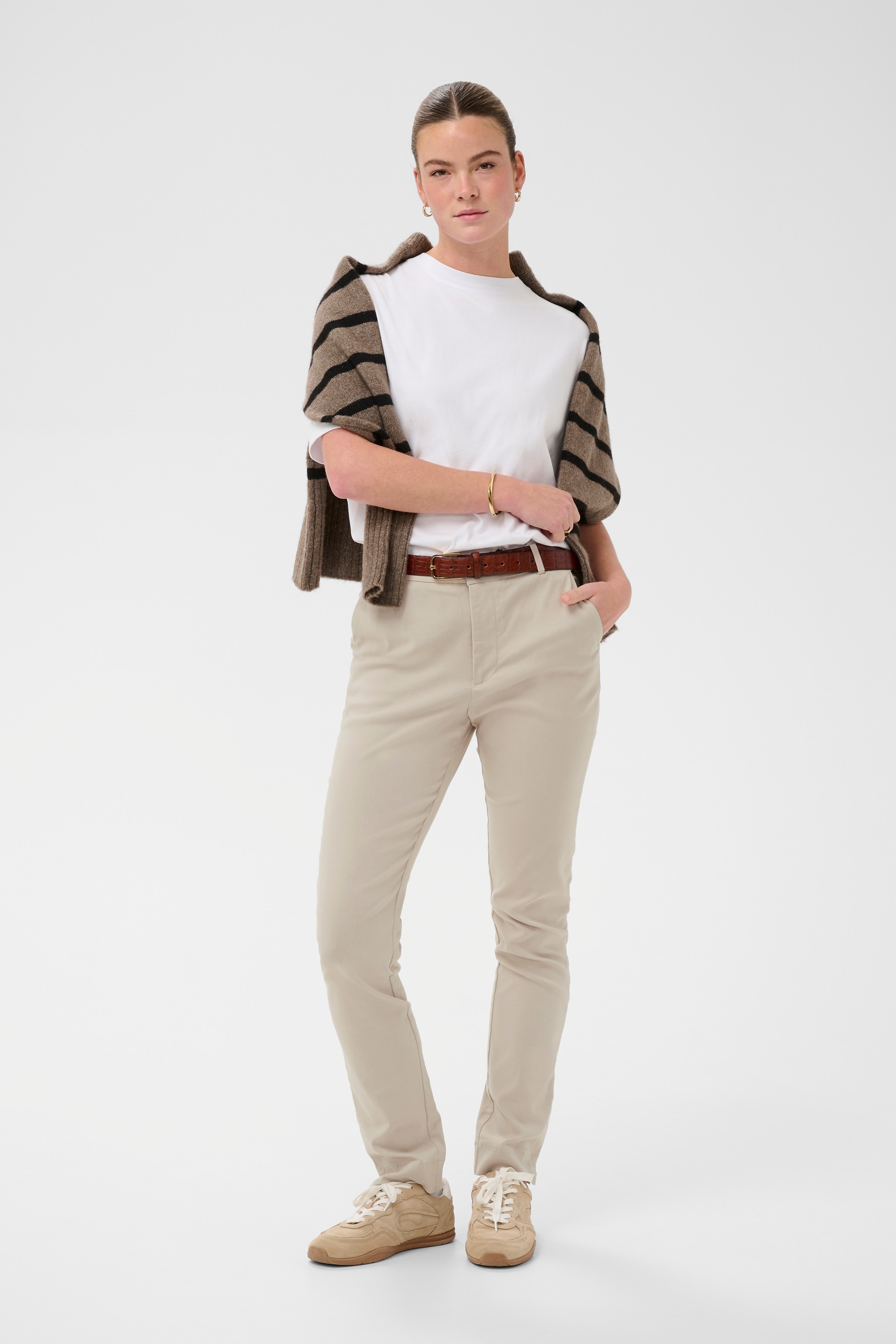 KAhazel Trousers LOOKBOOK FRONT 10511064-151305