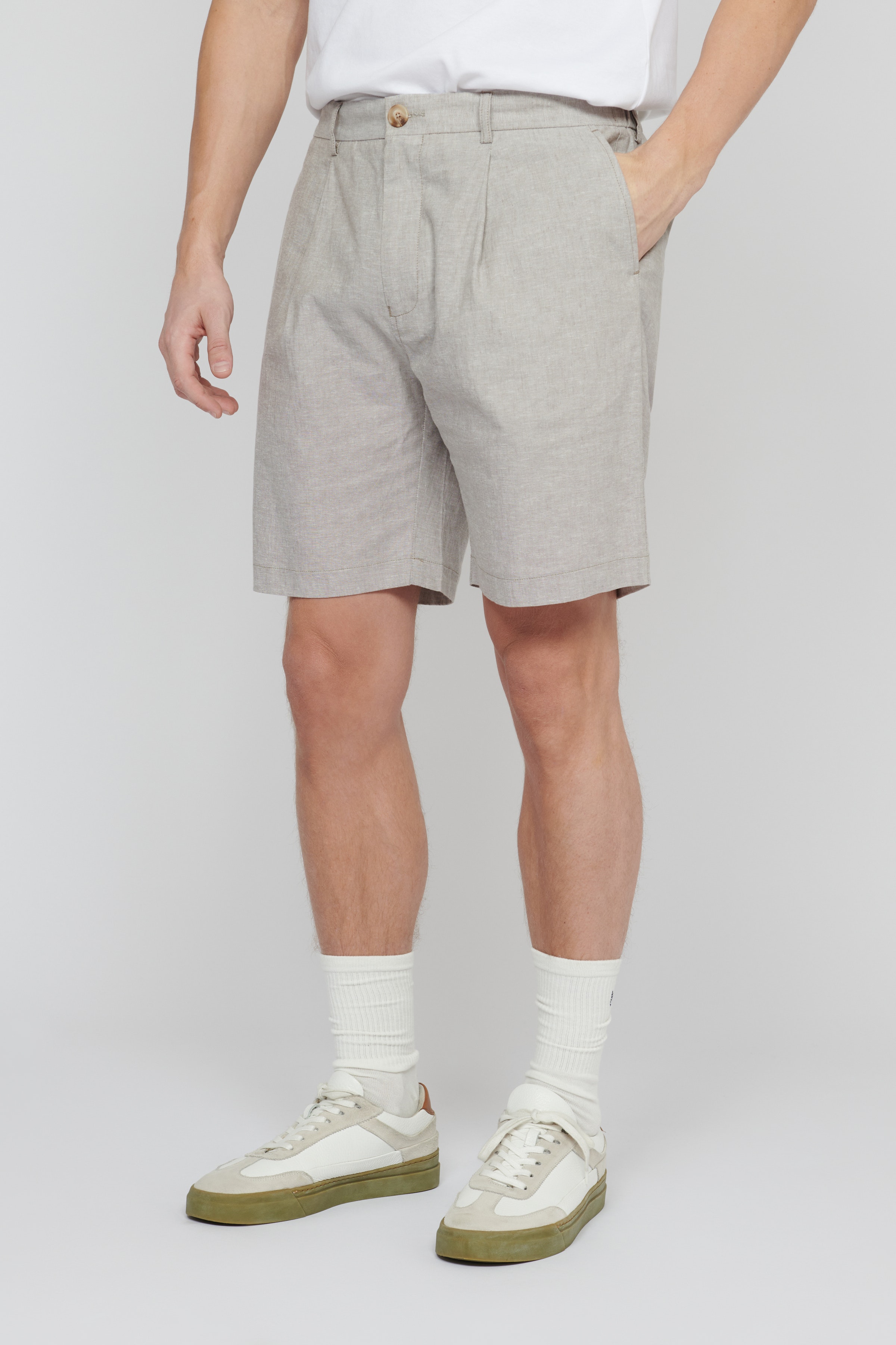 MAhart Shorts LOOKBOOK FRONT 30207444-161105