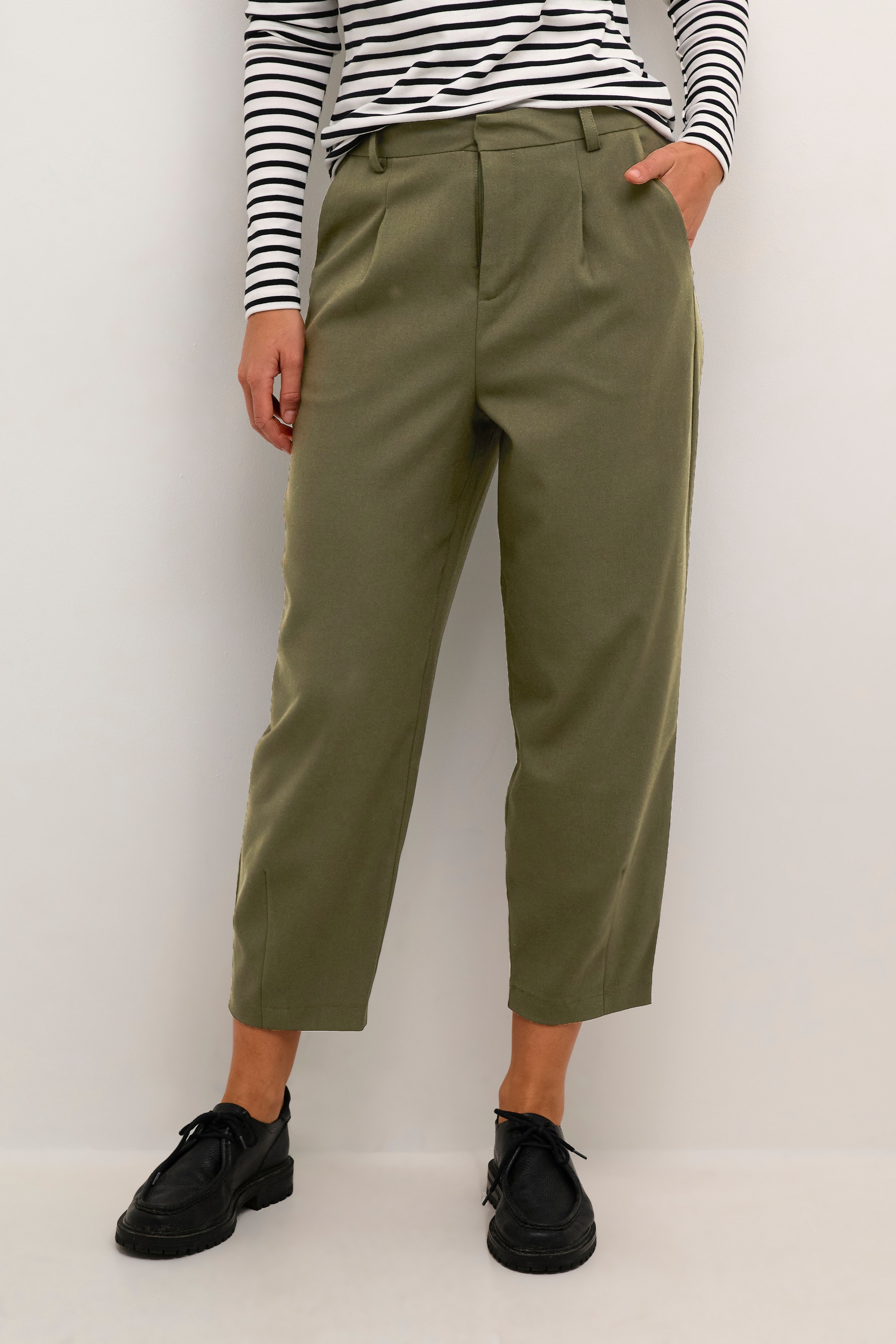 KAmerle Trousers LOOKBOOK FRONT 10504769-190414