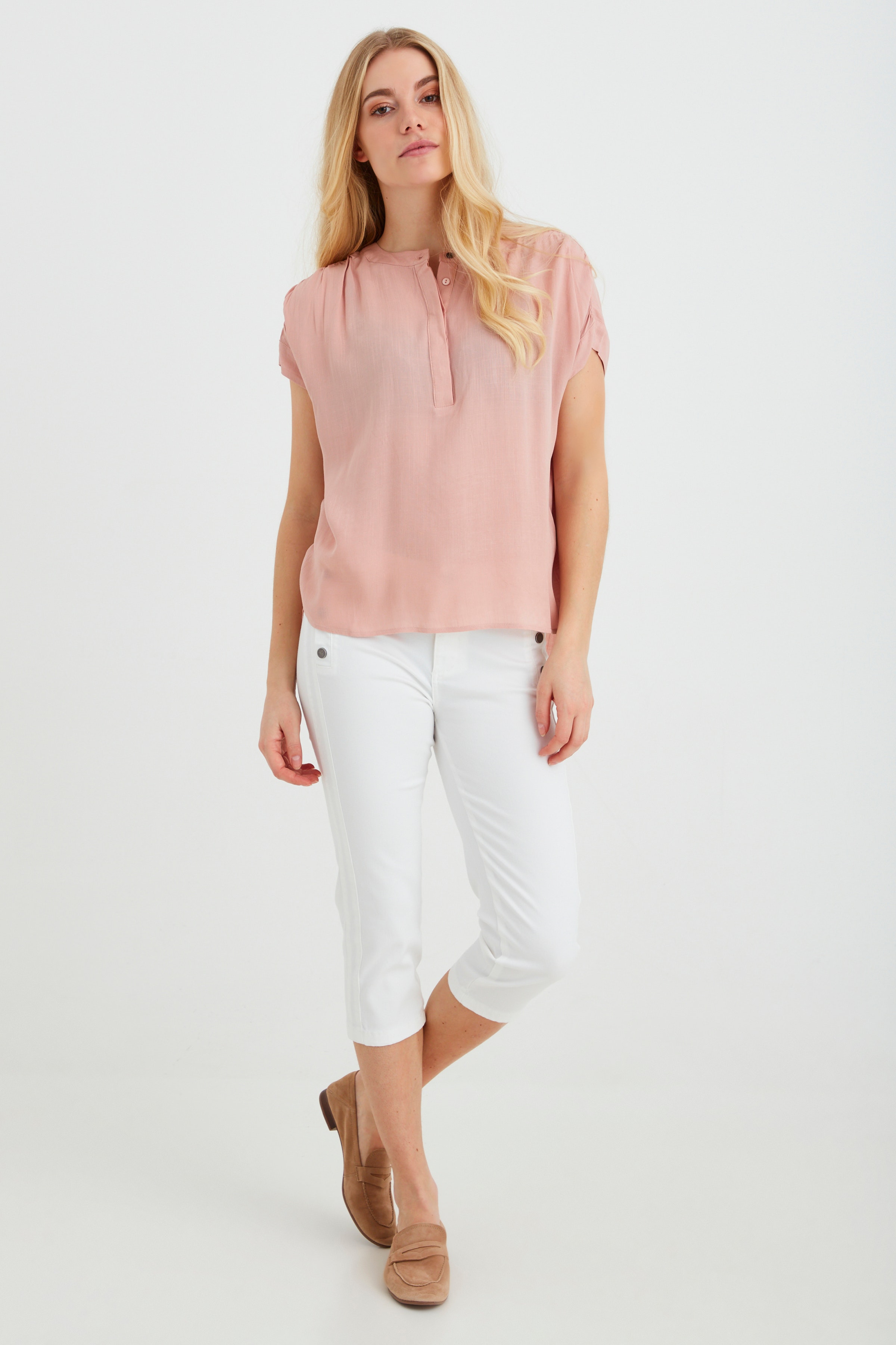 Kortærmet bluse LOOKBOOK FRONT 20609308-151512