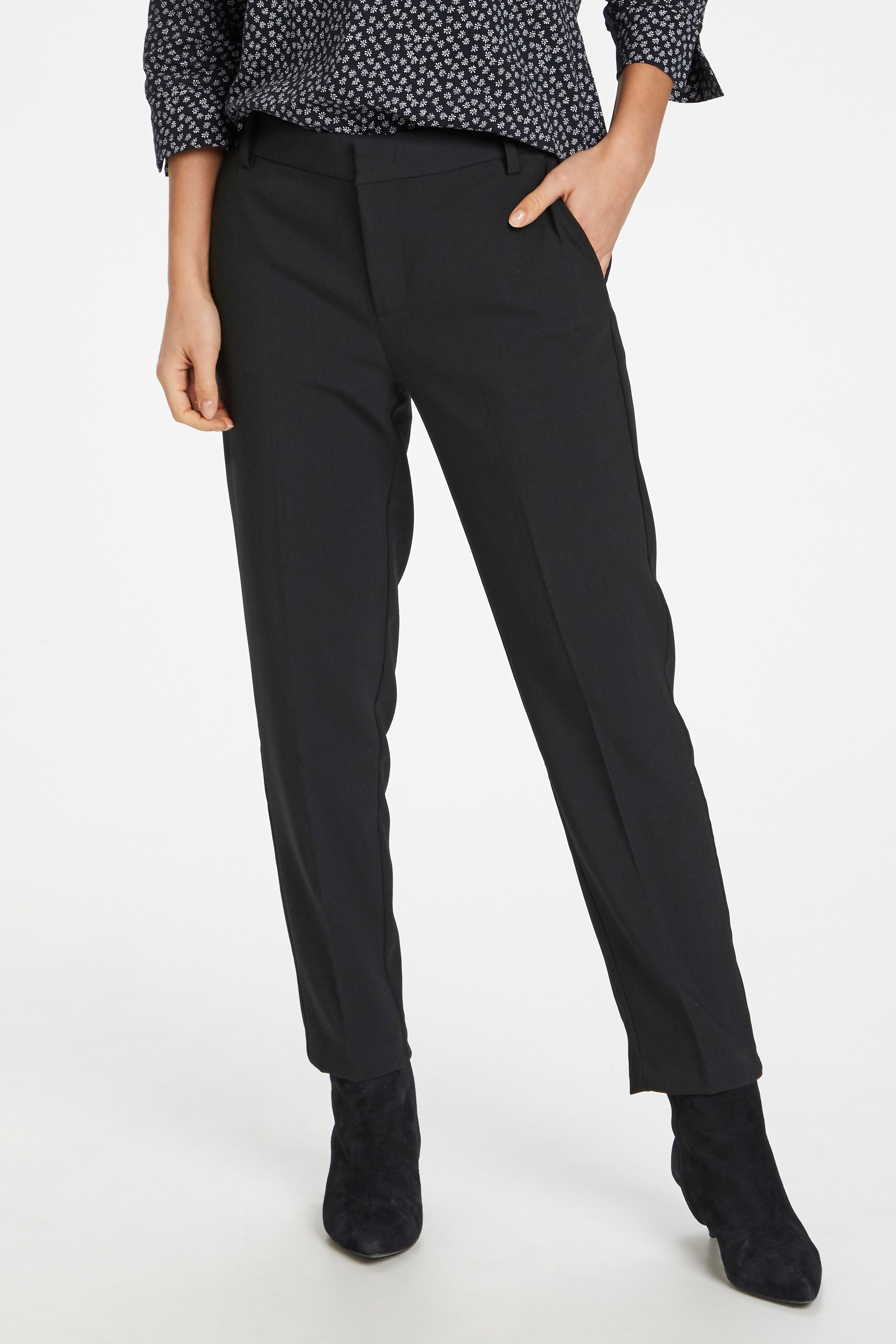 CleaPW Hose LOOKBOOK FRONT 30304237-33050