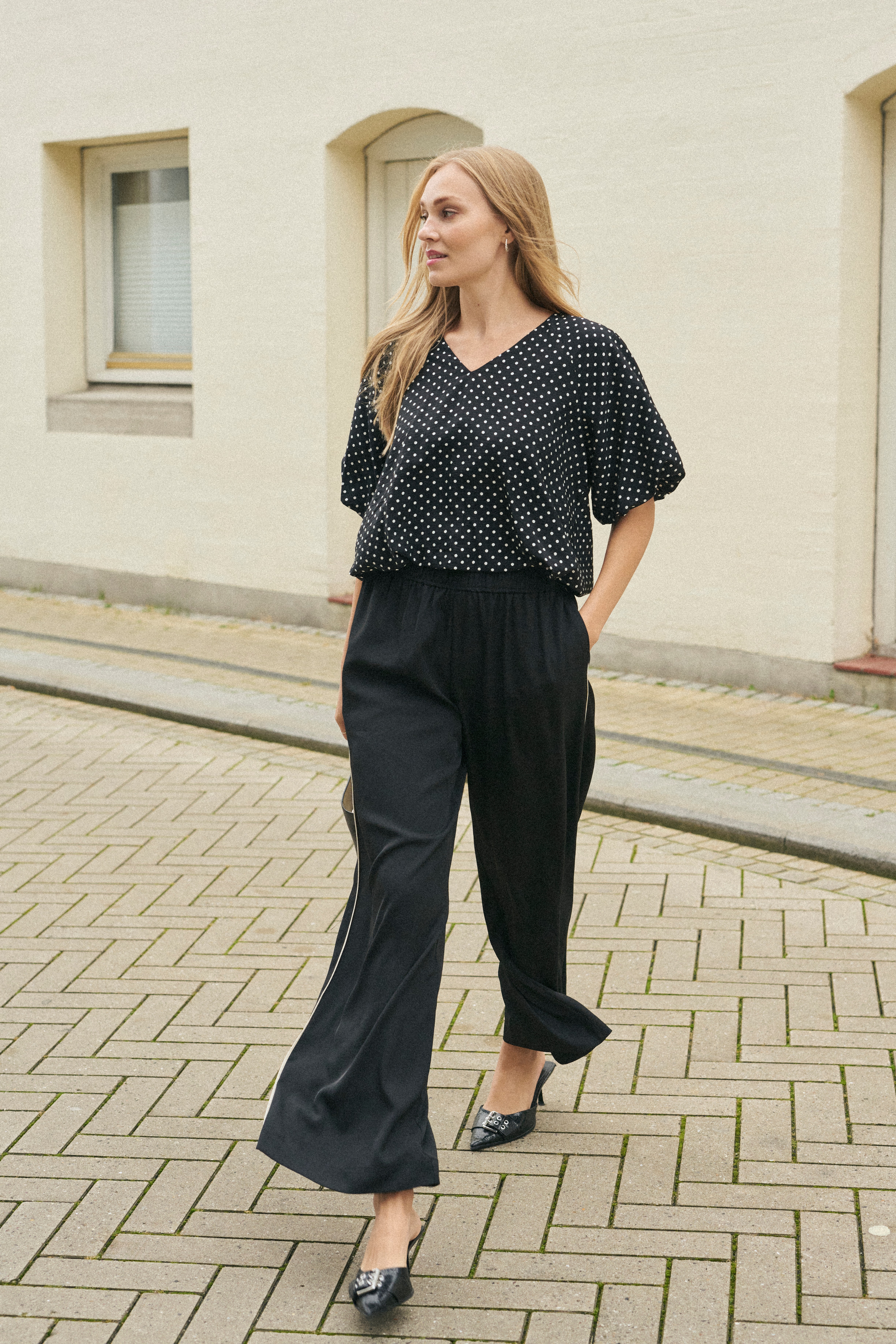 KAtessa Broek LOCATION NONE 10510245-100121