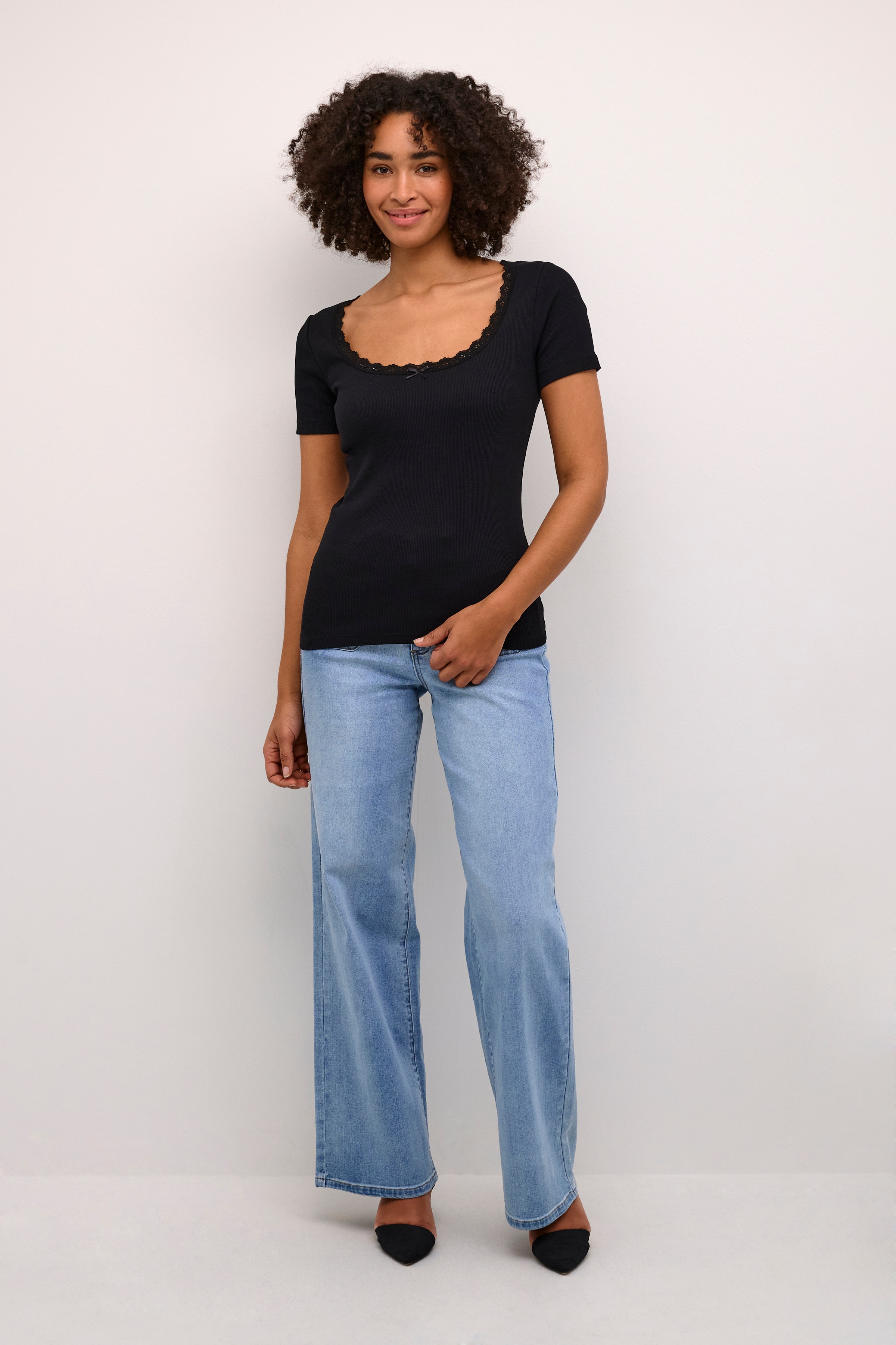 KAmaibritt T-shirt LOOKBOOK FRONT 10508557-100121