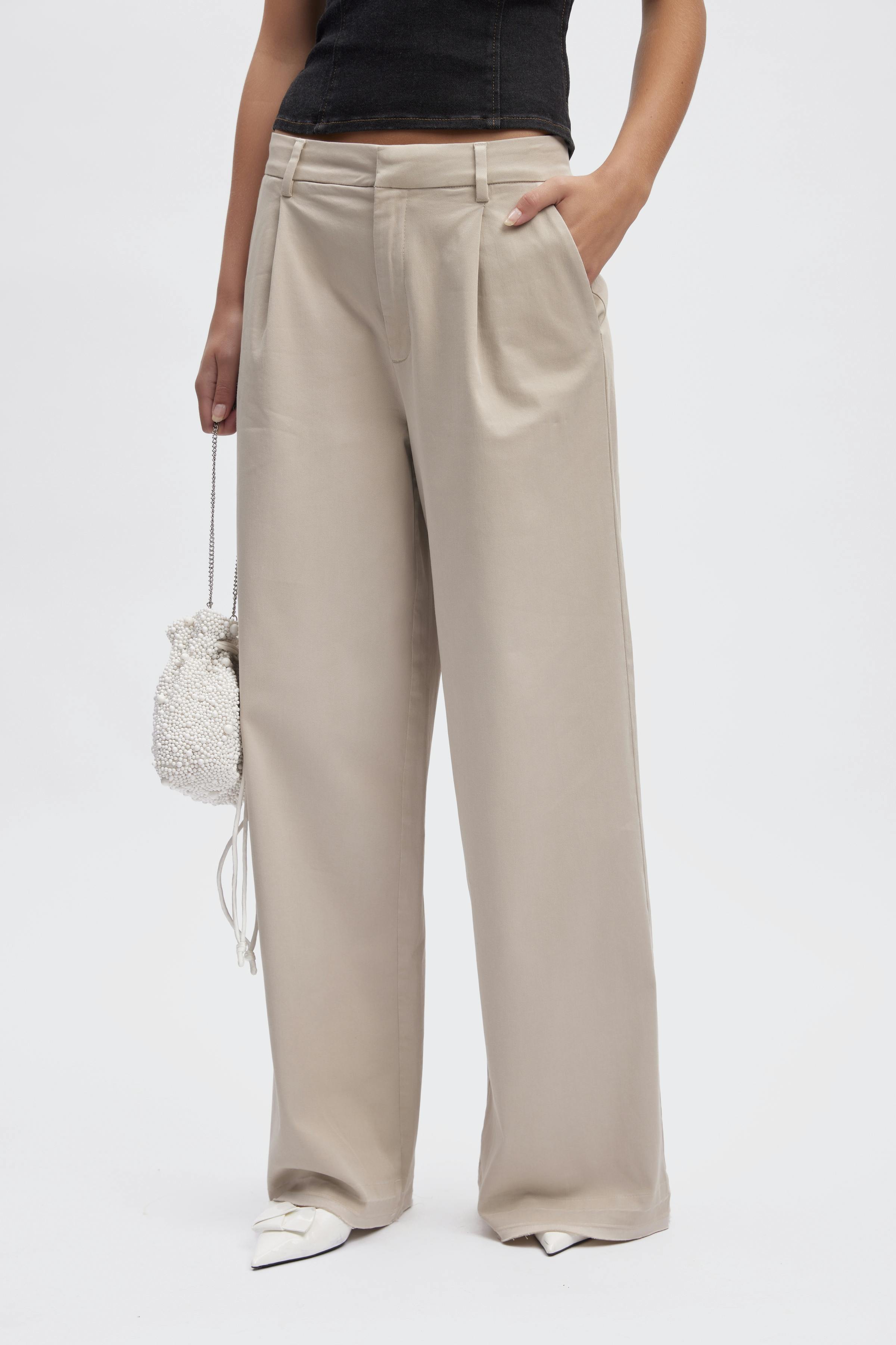 ChinellaGZ Trousers LOOKBOOK FRONT 10909243-161102