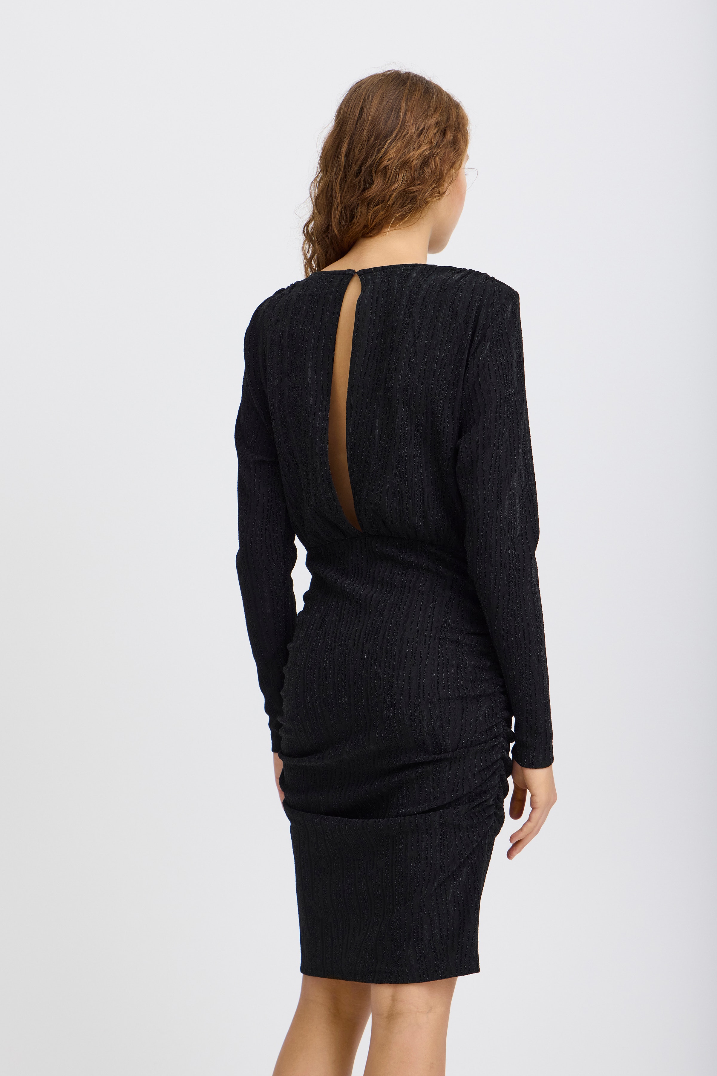 IHNAREEN Kjole LOOKBOOK BACK 20122233-194008