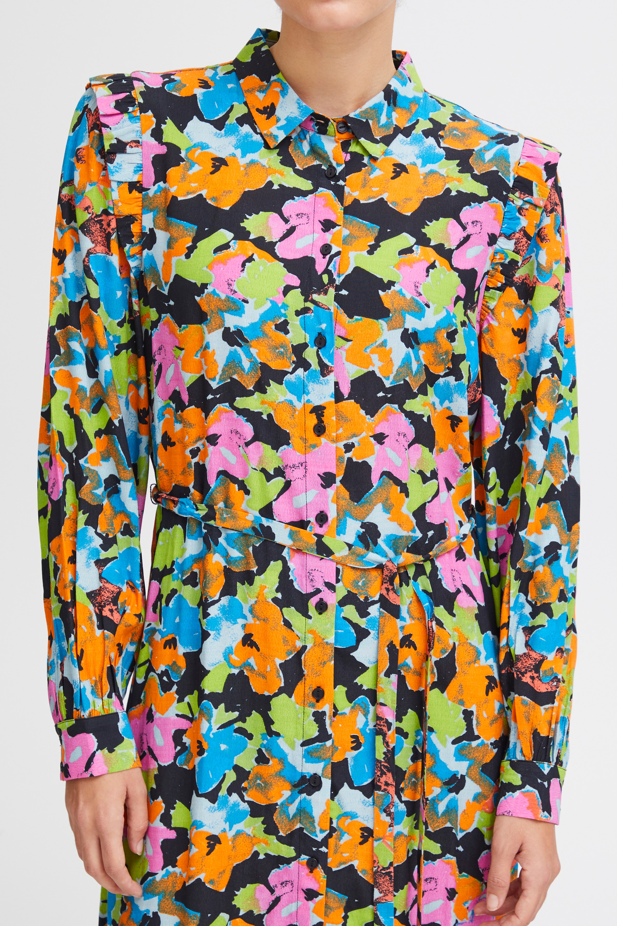 IHGANAVA Kjole LOOKBOOK DETAIL 20120363-202740