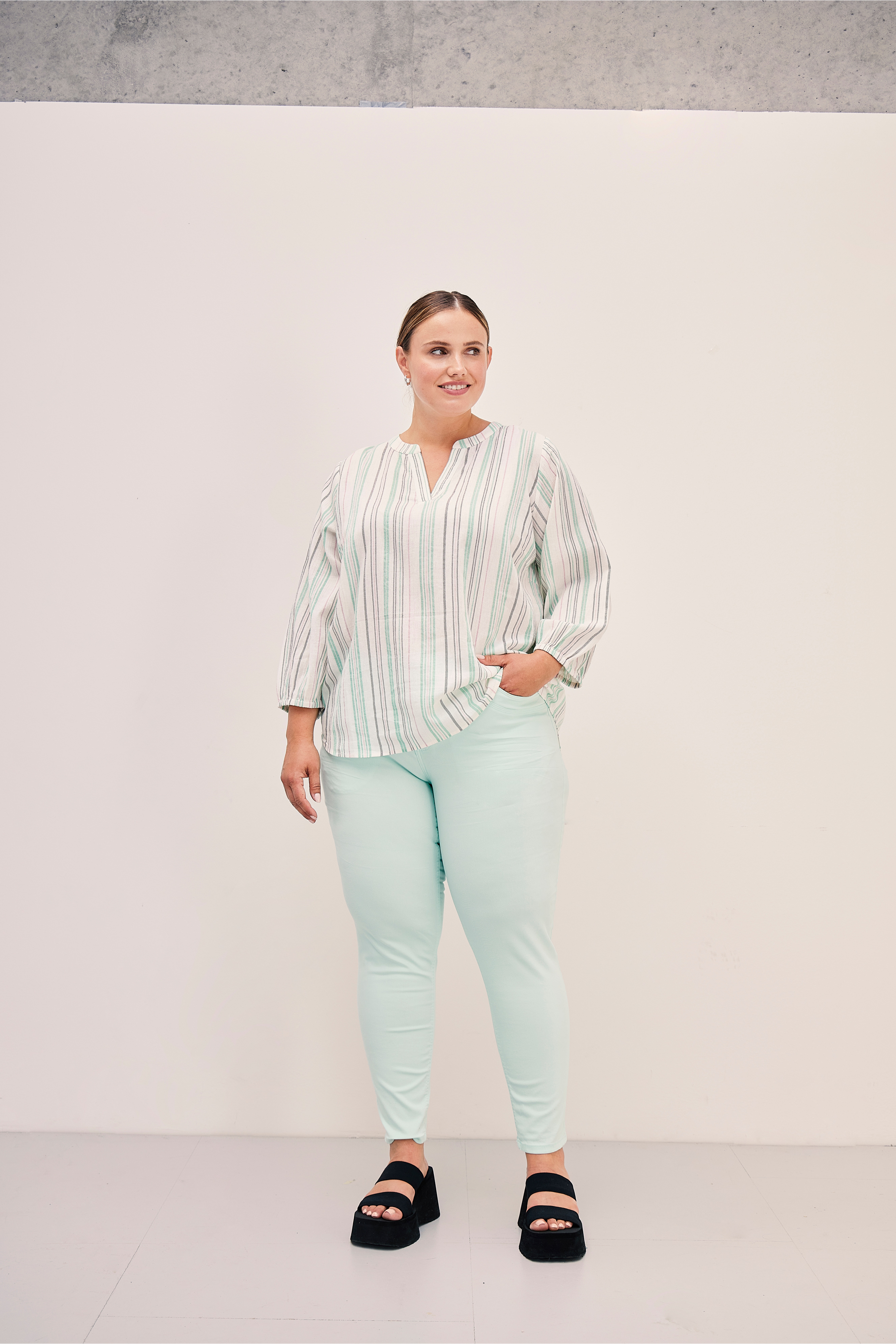 Blouse met korte mouwen LOCATION NONE 20613752-202818