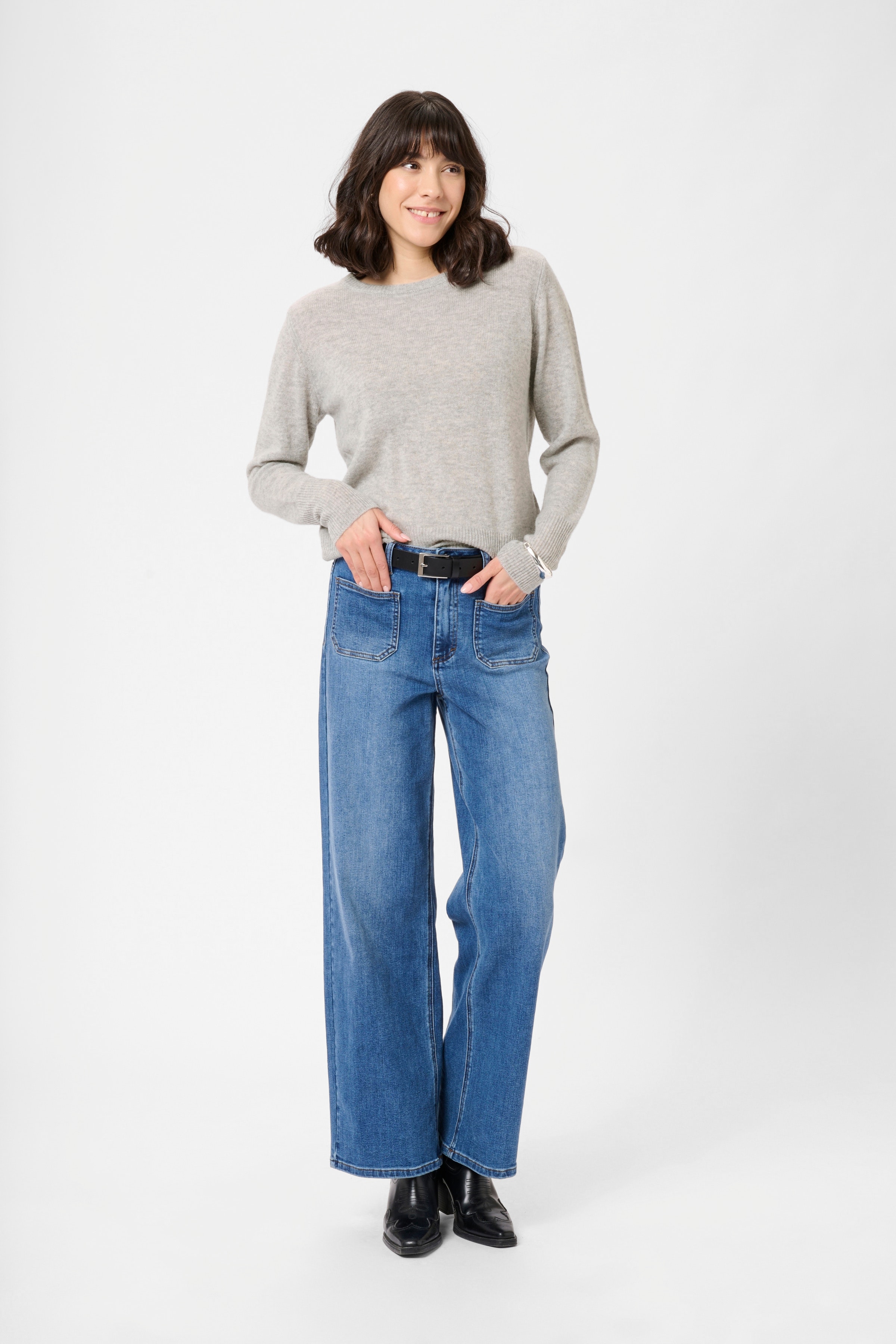 KAcashie Pullover LOOKBOOK FRONT 10510873-100123
