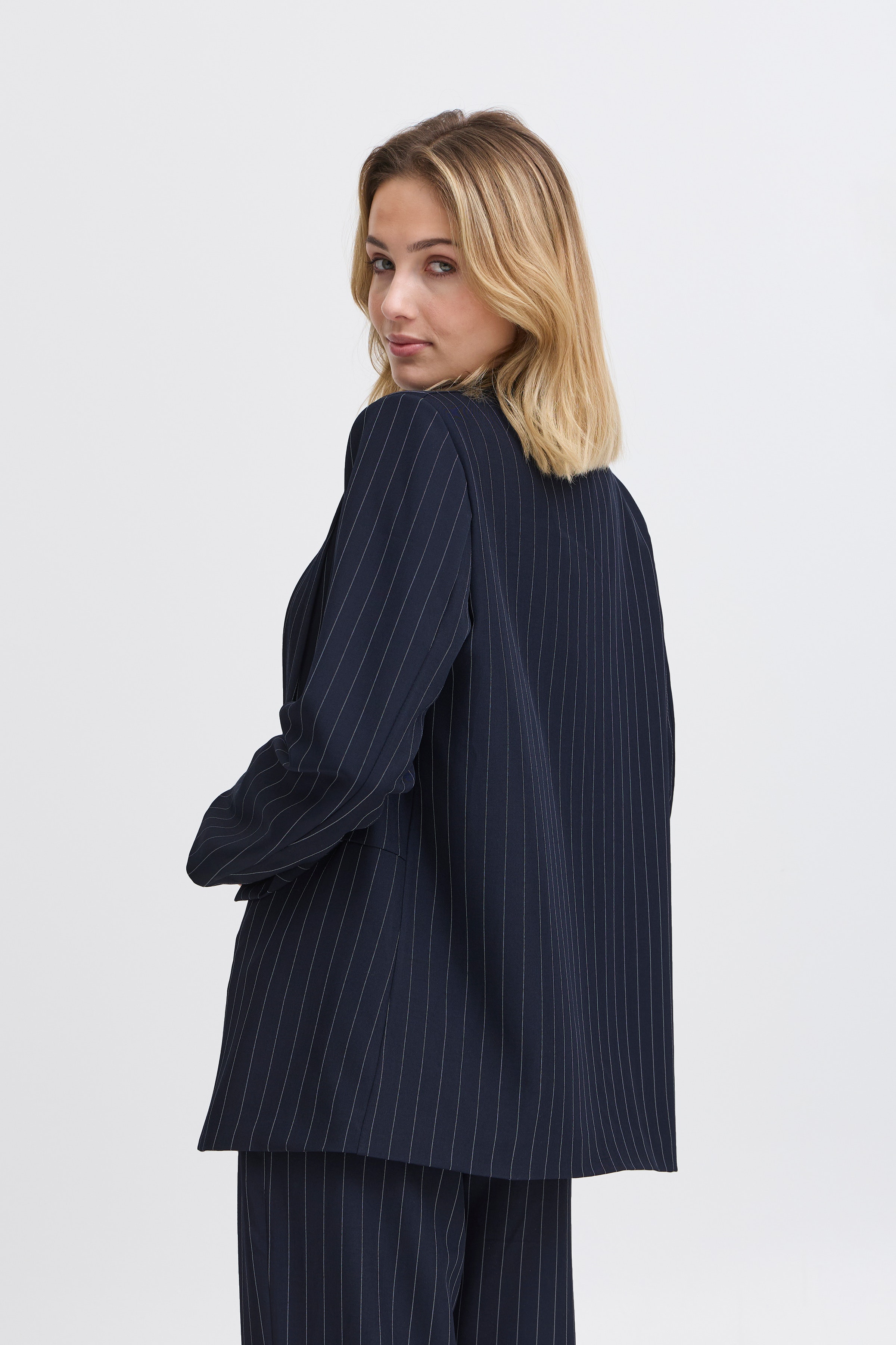SBGELA Blazer LOOKBOOK BACK 22100911-193923