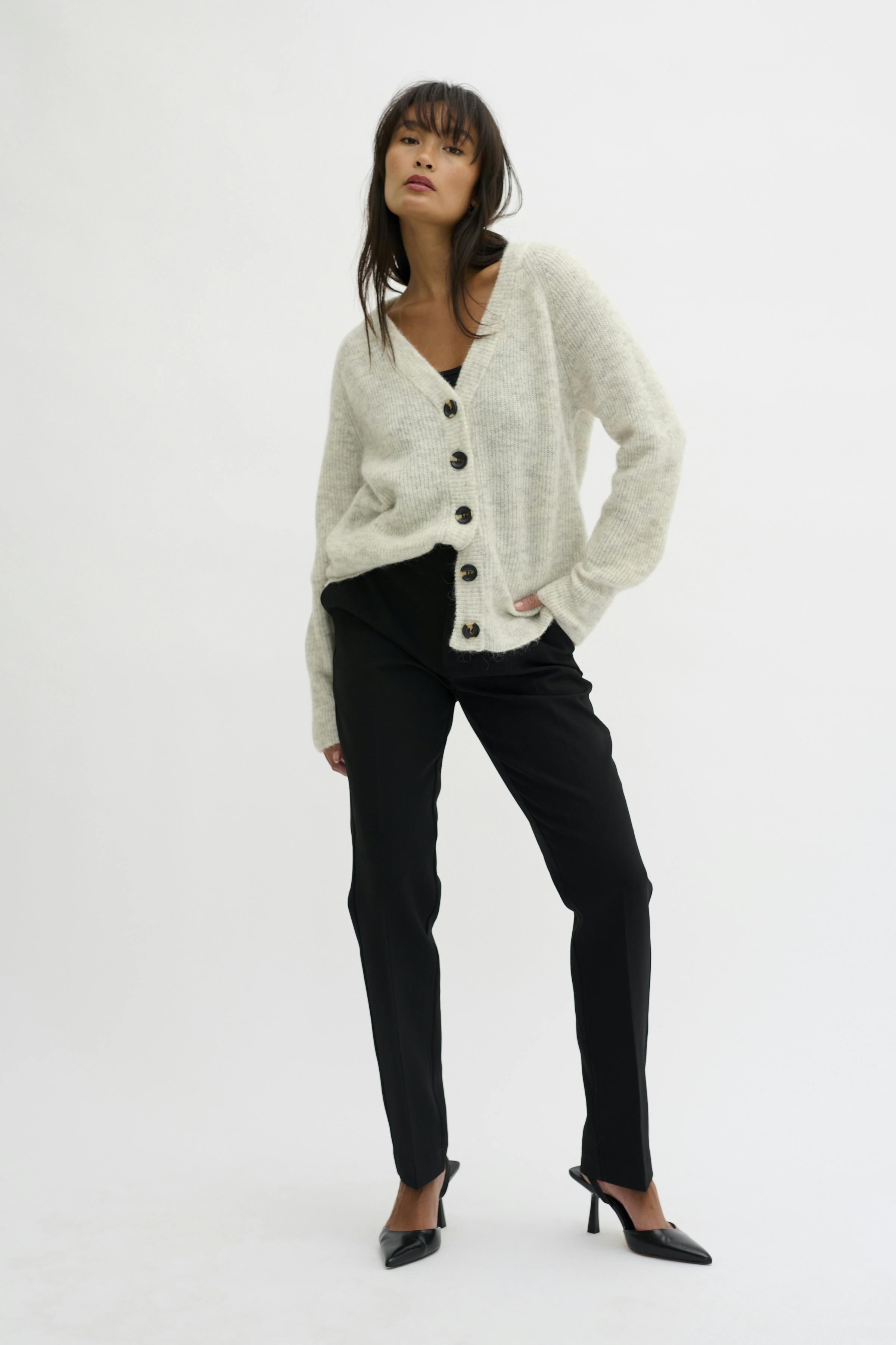 04 THE KNIT CARDIGAN LOOKBOOK FRONT 10703604-100378