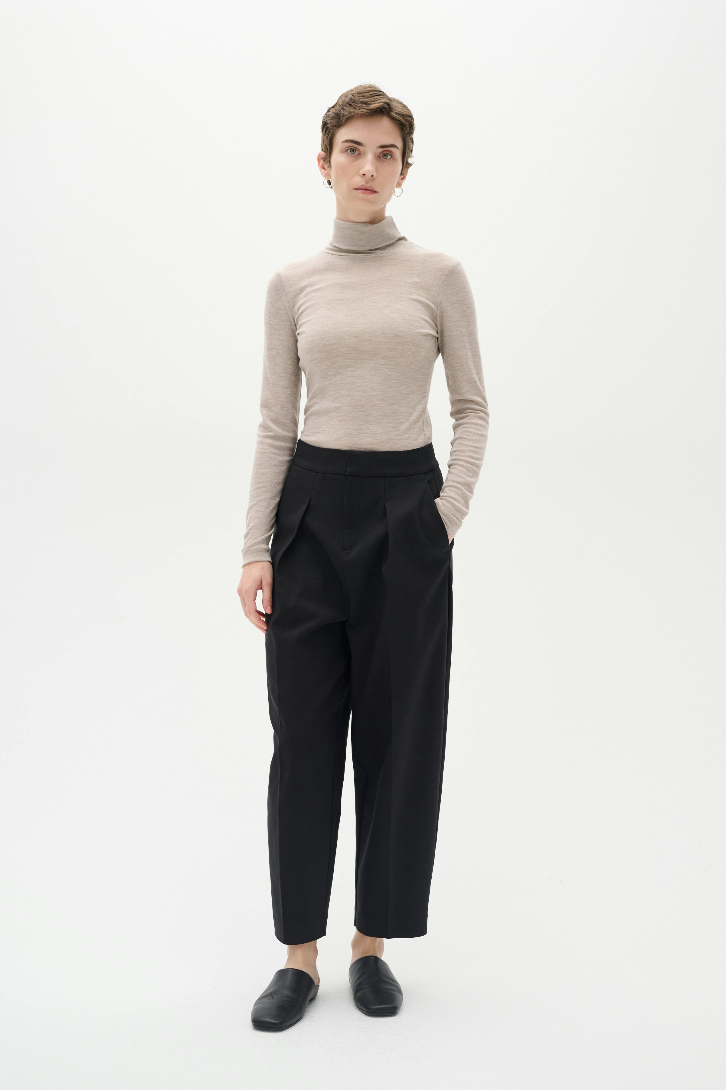 ZellaIW Barrel Trousers LOOKBOOK FRONT 30107207-194008