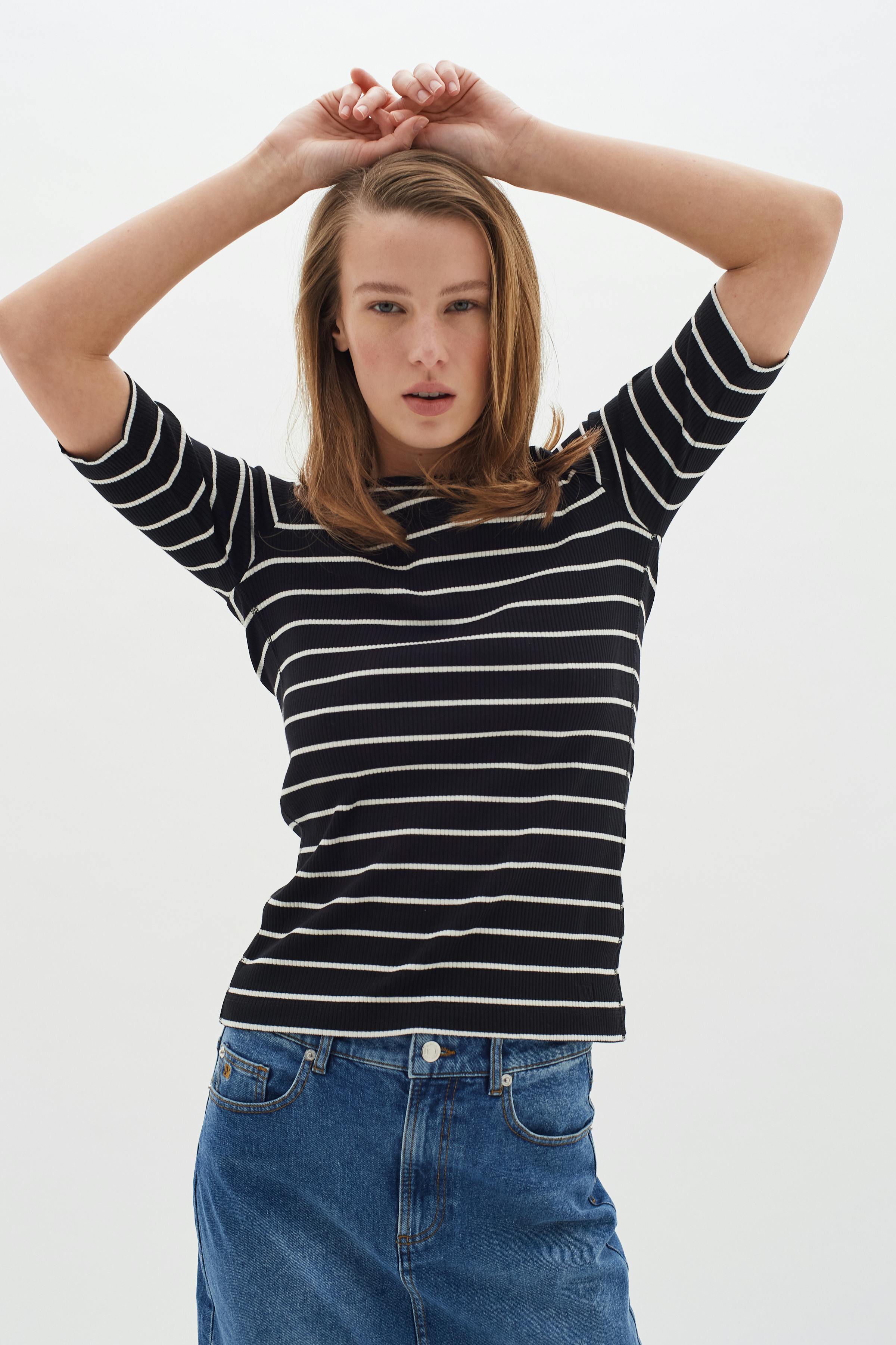 DagnaIW Striped T-shirt LOOKBOOK FRONT 30107269-302836