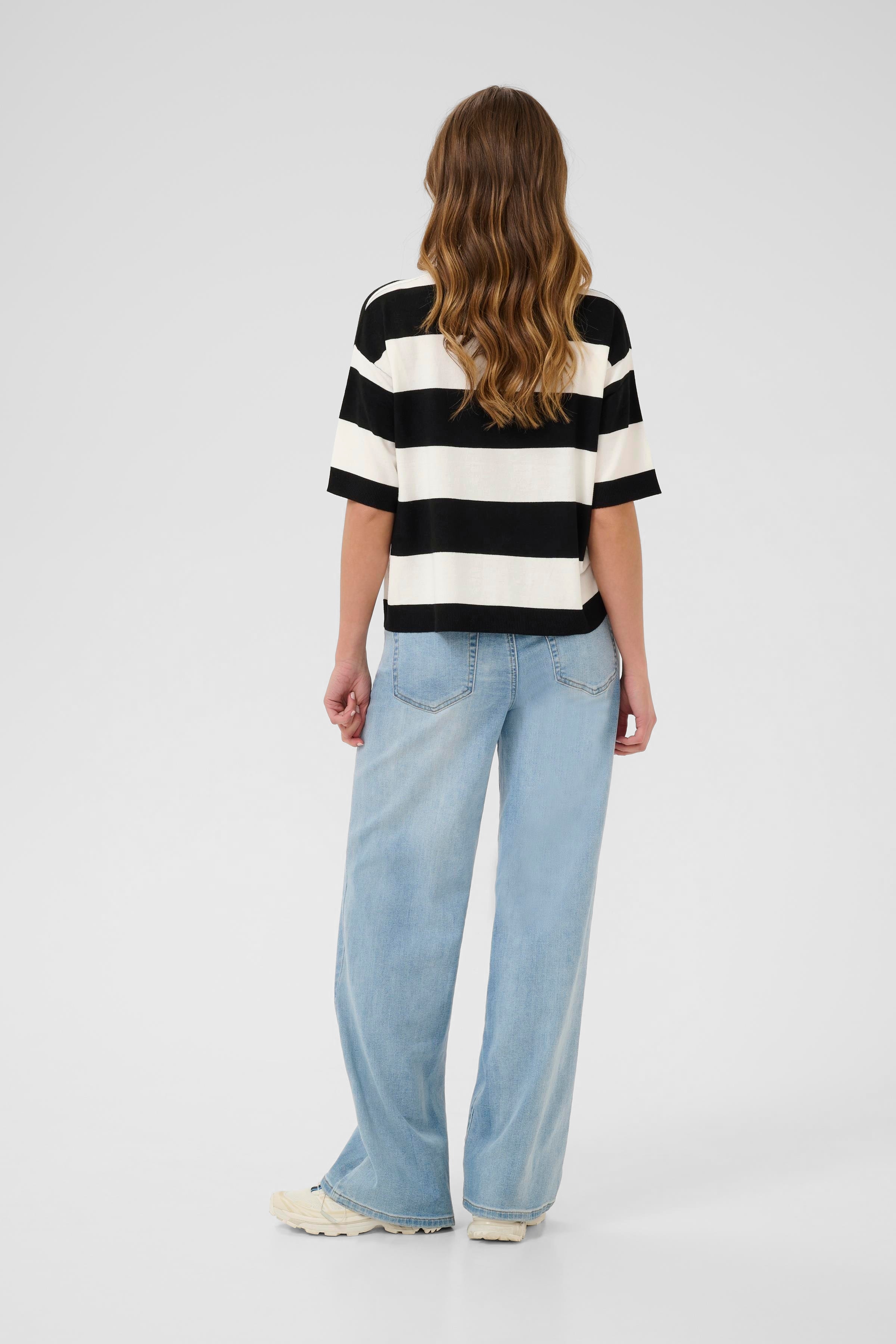 KAlizza Pullover LOOKBOOK BACK 10509932-107437