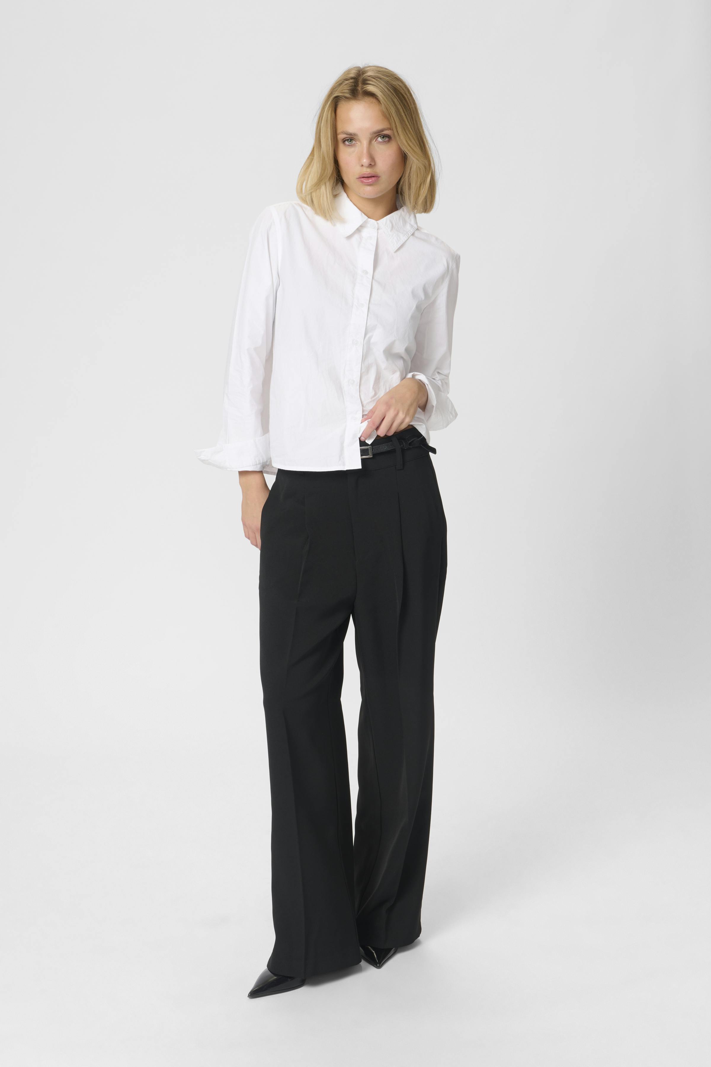 28 Trousers LOOKBOOK FRONT 10703971-100031