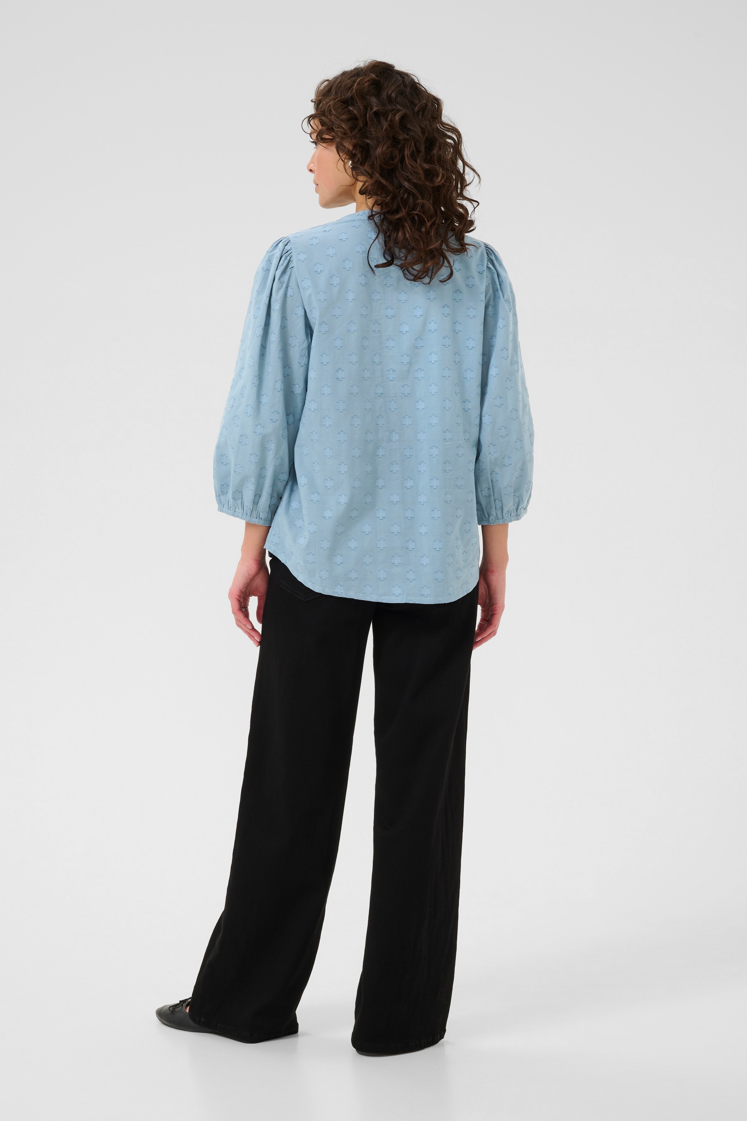 KAenya Bluse LOOKBOOK BACK 10510755-174018
