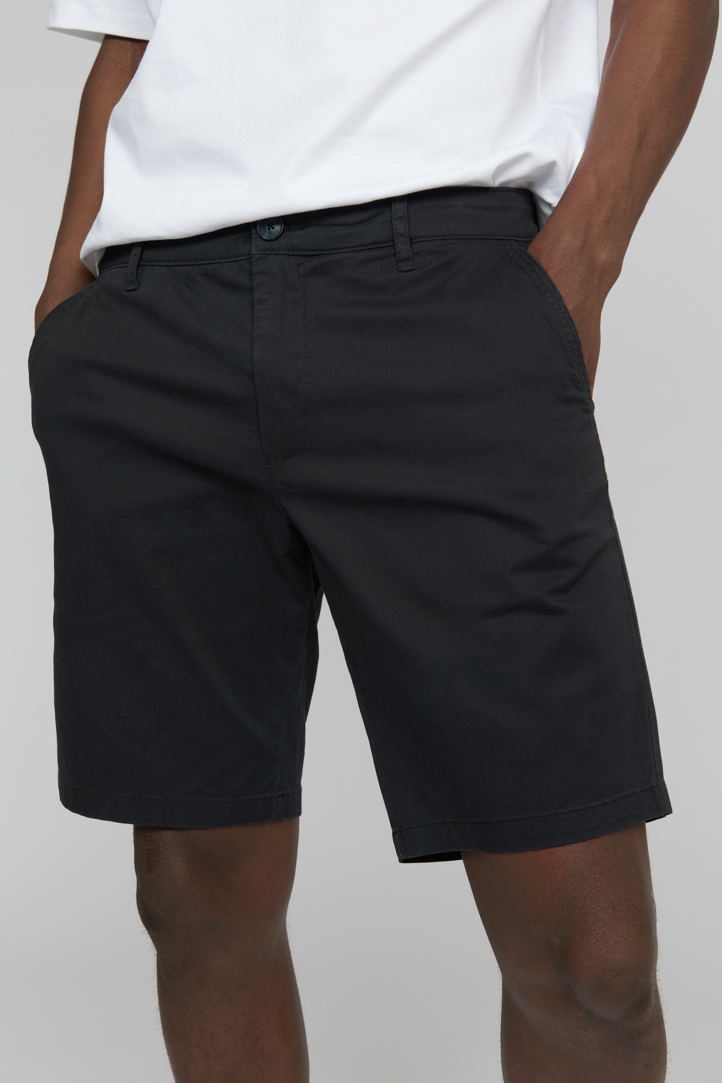 MAthomas Shorts LOOKBOOK FRONT 30206562-300275