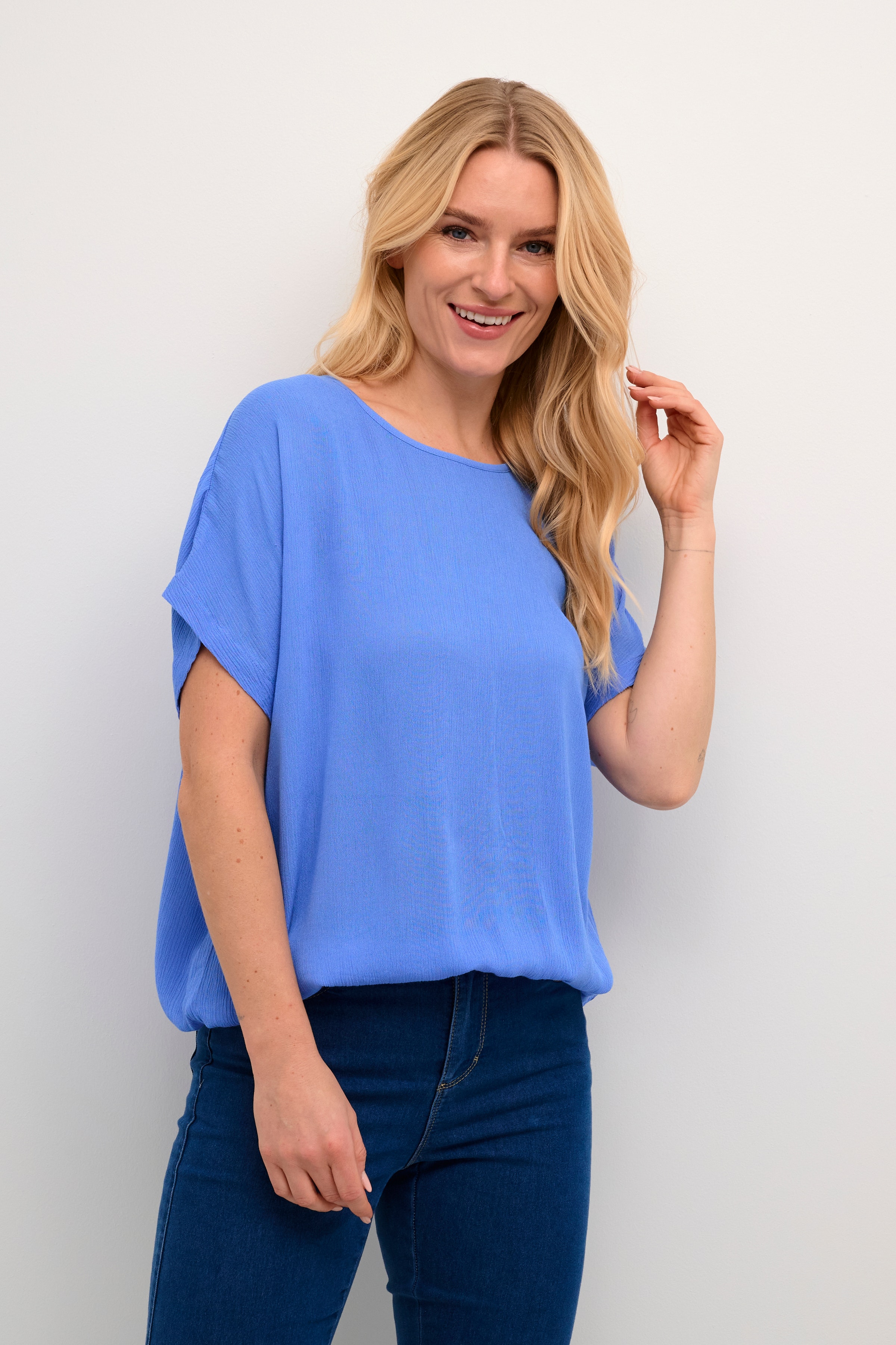KAamber Bluse LOOKBOOK FRONT 10500781-174037