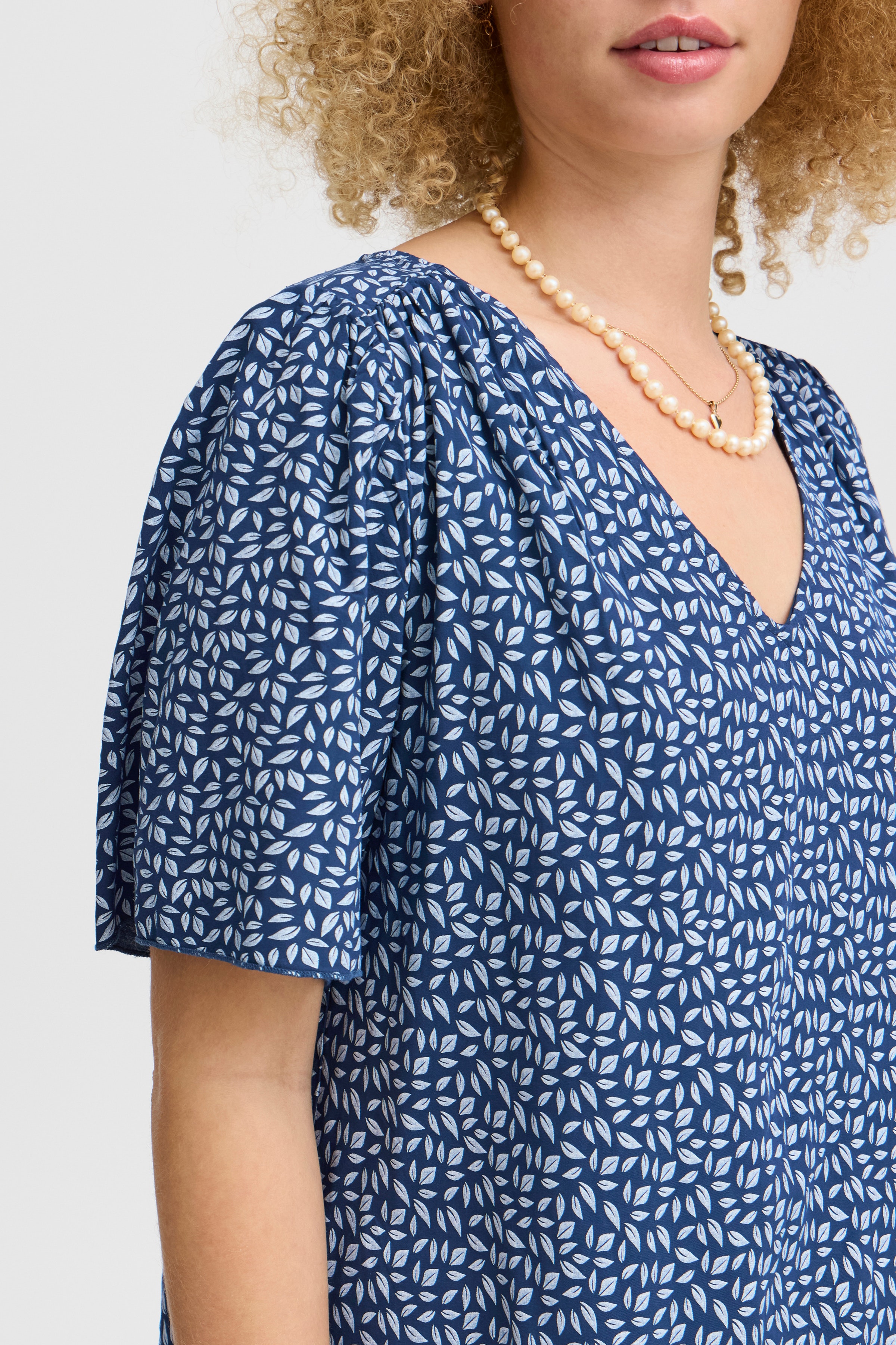 SBGINA Bluse LOOKBOOK DETAIL 22100632-193923