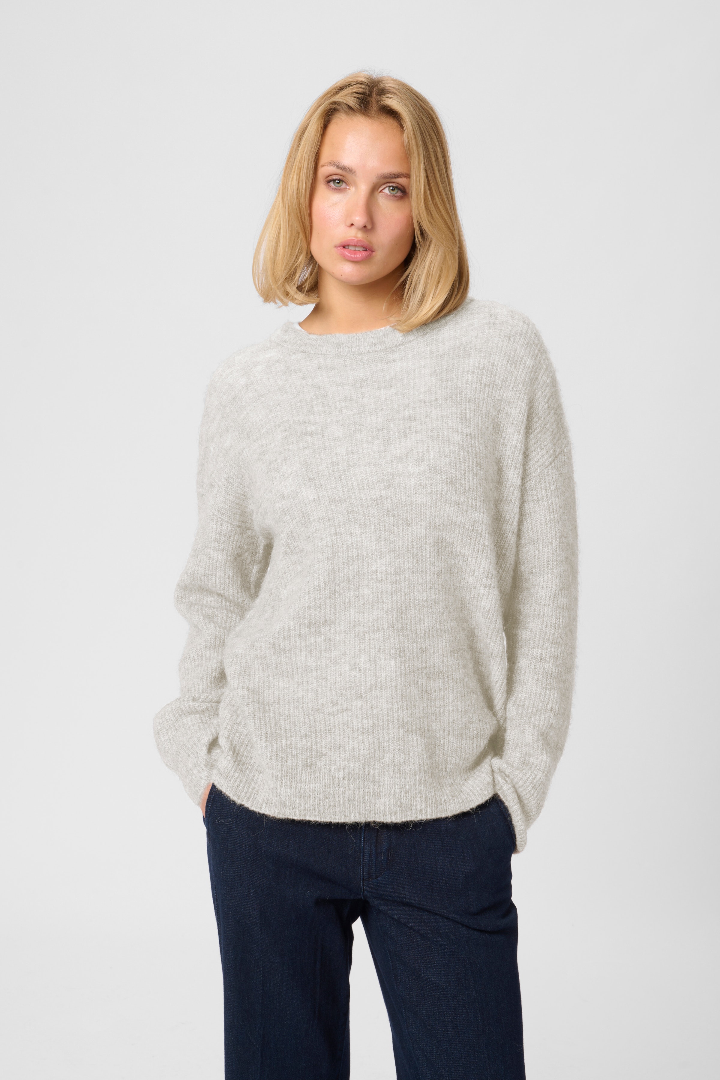 05 Knitted pullover LOOKBOOK FRONT 10703603-100378